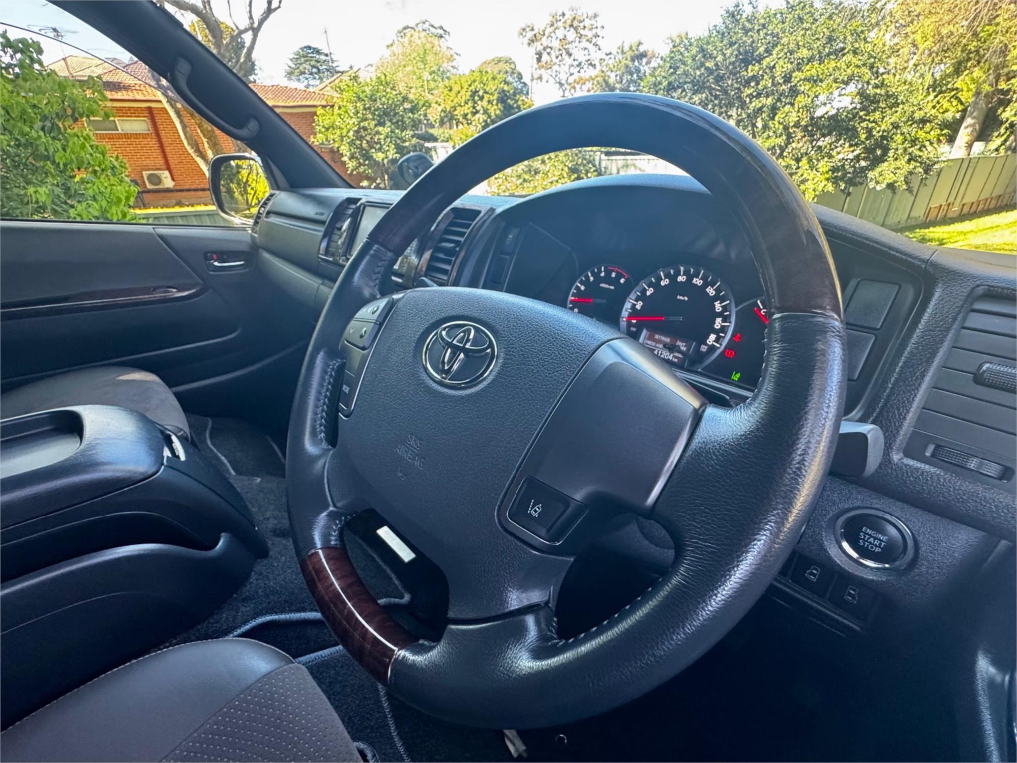 2018 TOYOTA HIACE GDH206 6 SP AUTOMATIC VAN