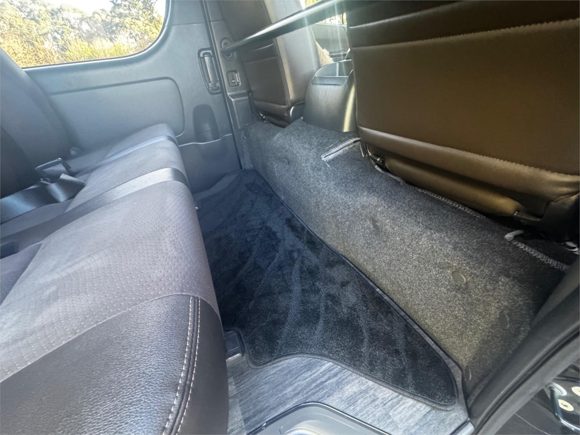 2018 TOYOTA HIACE GDH206 6 SP AUTOMATIC VAN