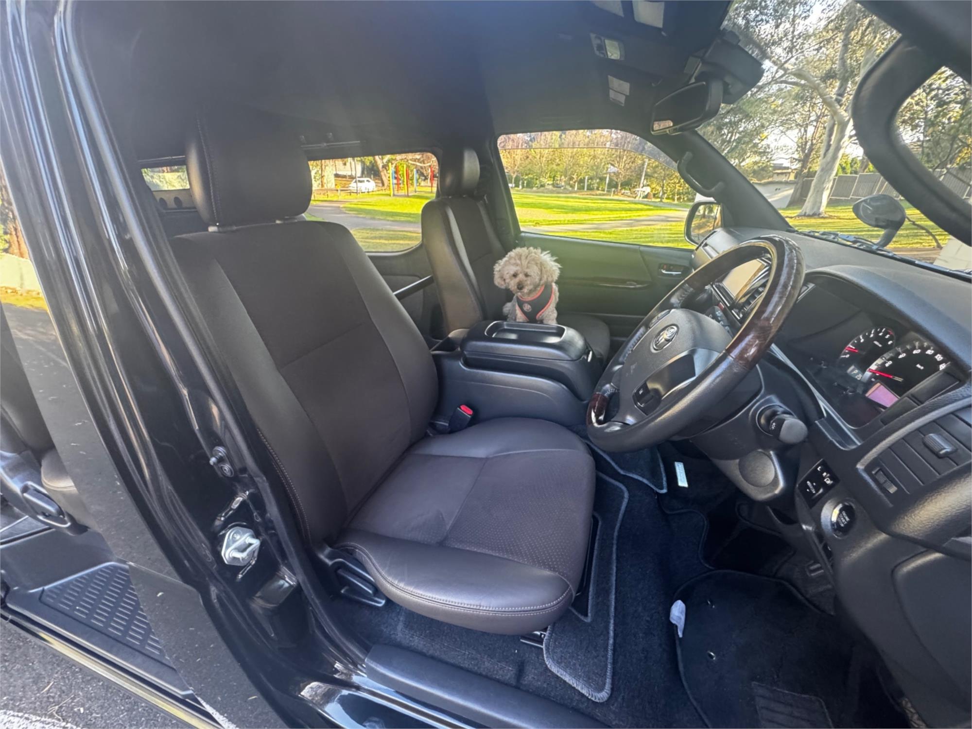 2018 TOYOTA HIACE GDH206 6 SP AUTOMATIC VAN