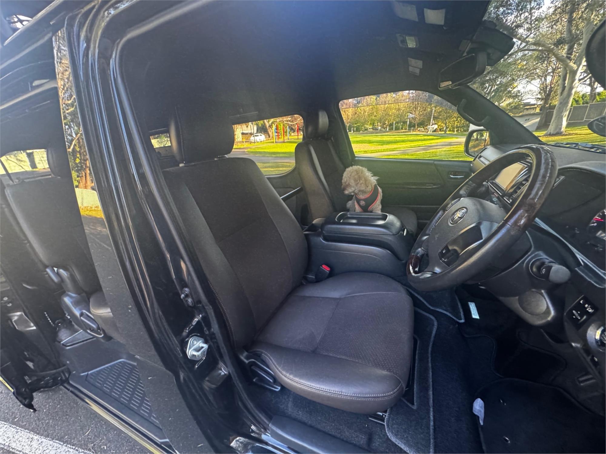 2018 TOYOTA HIACE GDH206 6 SP AUTOMATIC VAN