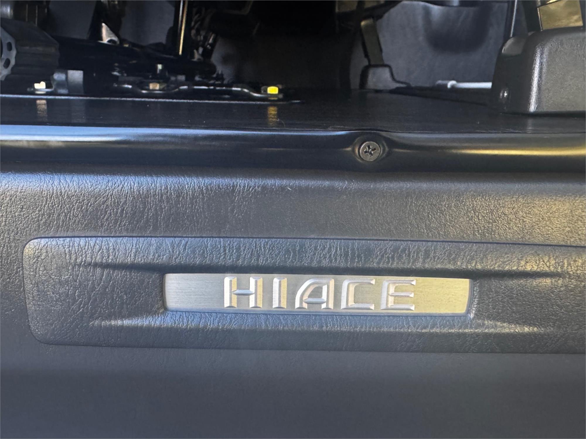 2018 TOYOTA HIACE GDH206 6 SP AUTOMATIC VAN