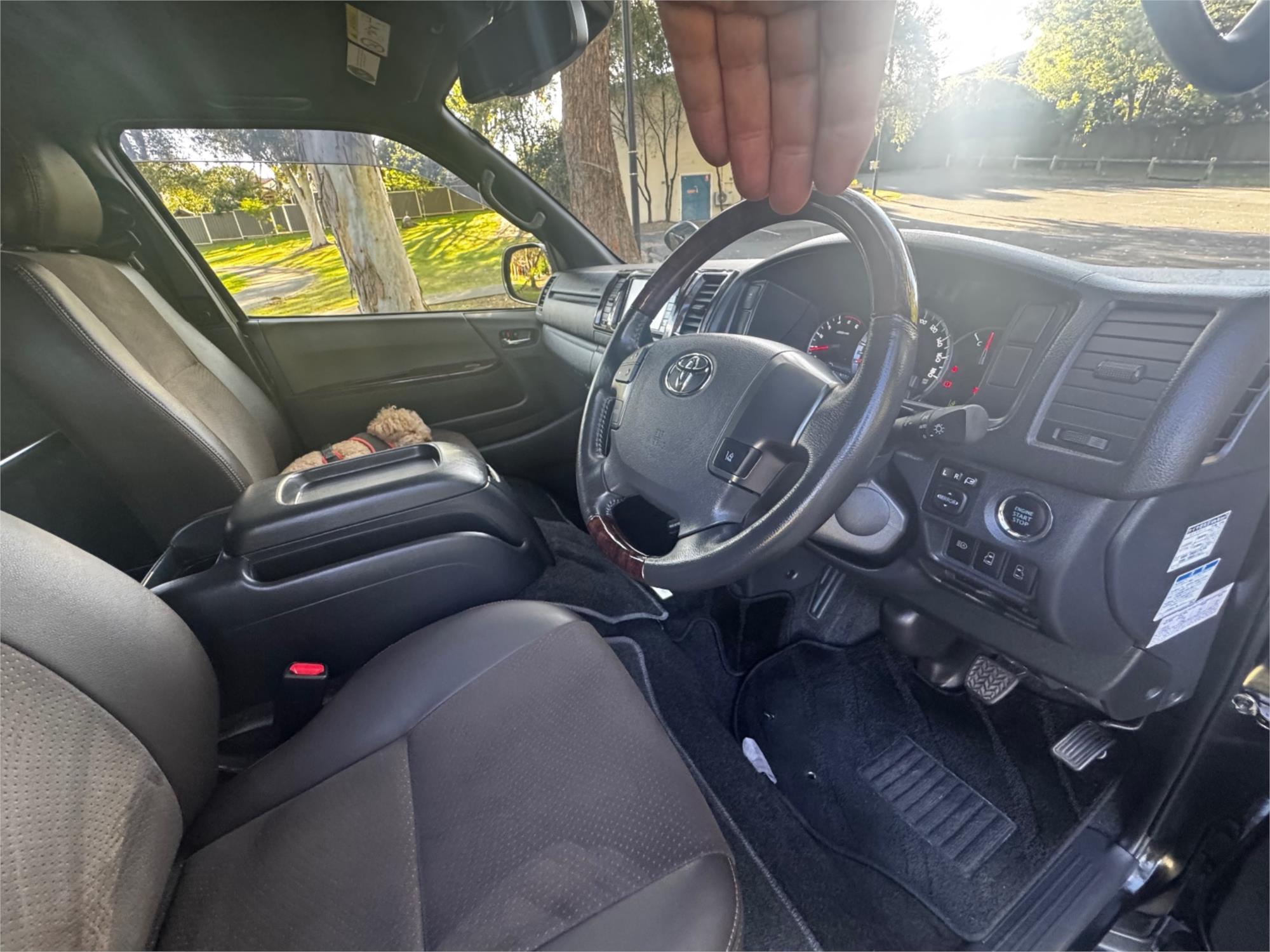 2018 TOYOTA HIACE GDH206 6 SP AUTOMATIC VAN
