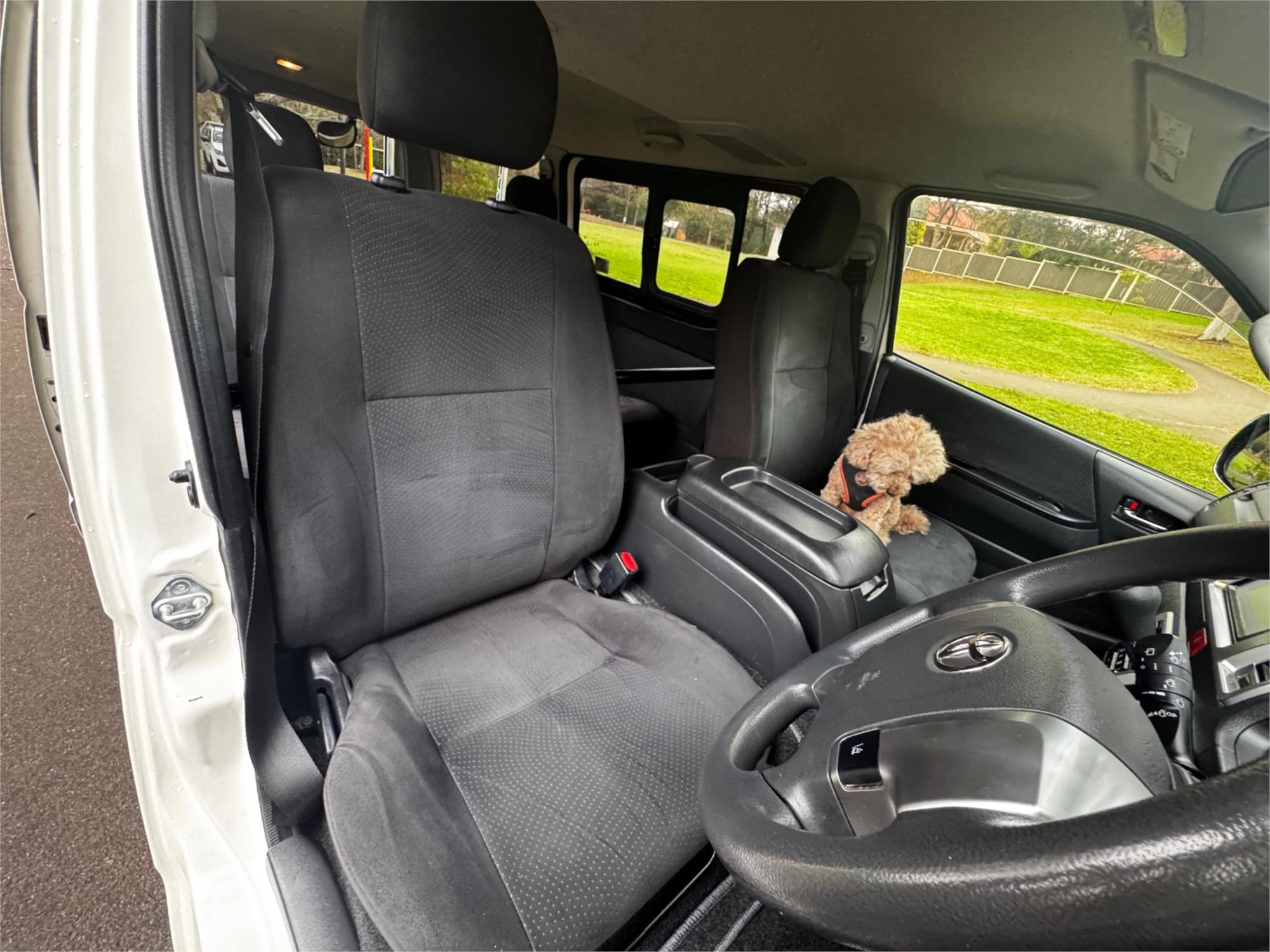 2020 TOYOTA HIACE GDH206R SUPER GL LUXURY AUTOMATIC VAN