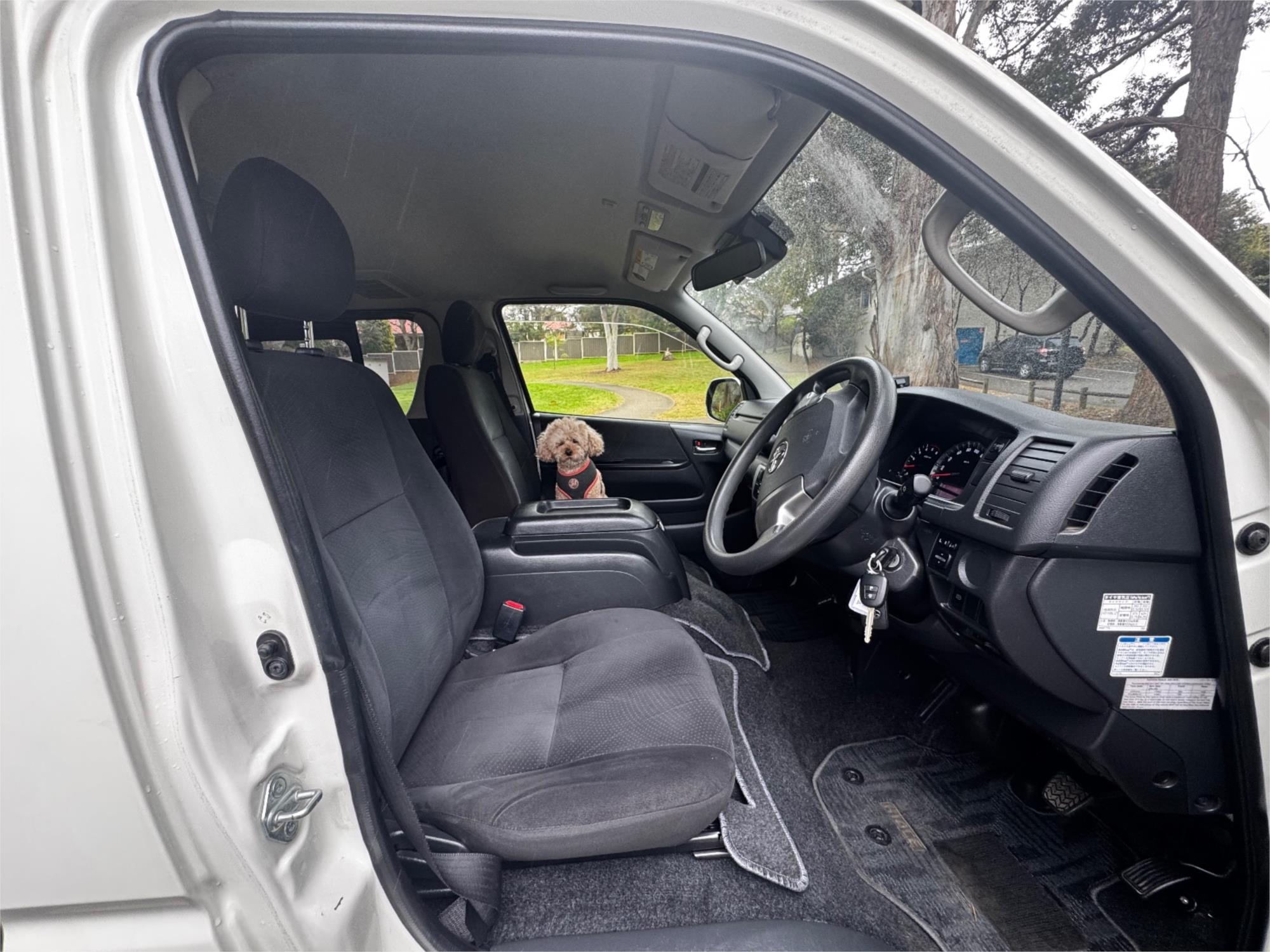 2020 TOYOTA HIACE GDH206R SUPER GL LUXURY AUTOMATIC VAN