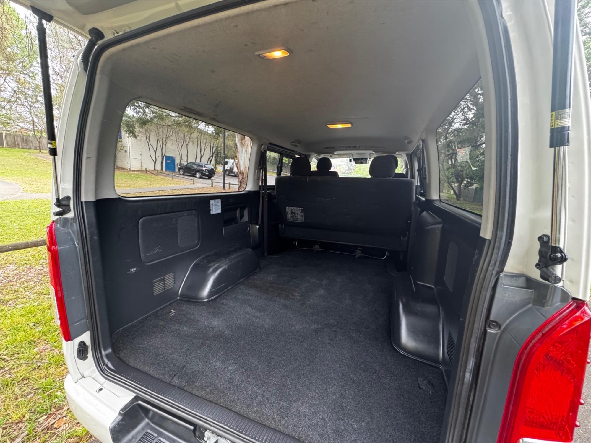 2020 TOYOTA HIACE GDH206R SUPER GL LUXURY AUTOMATIC VAN