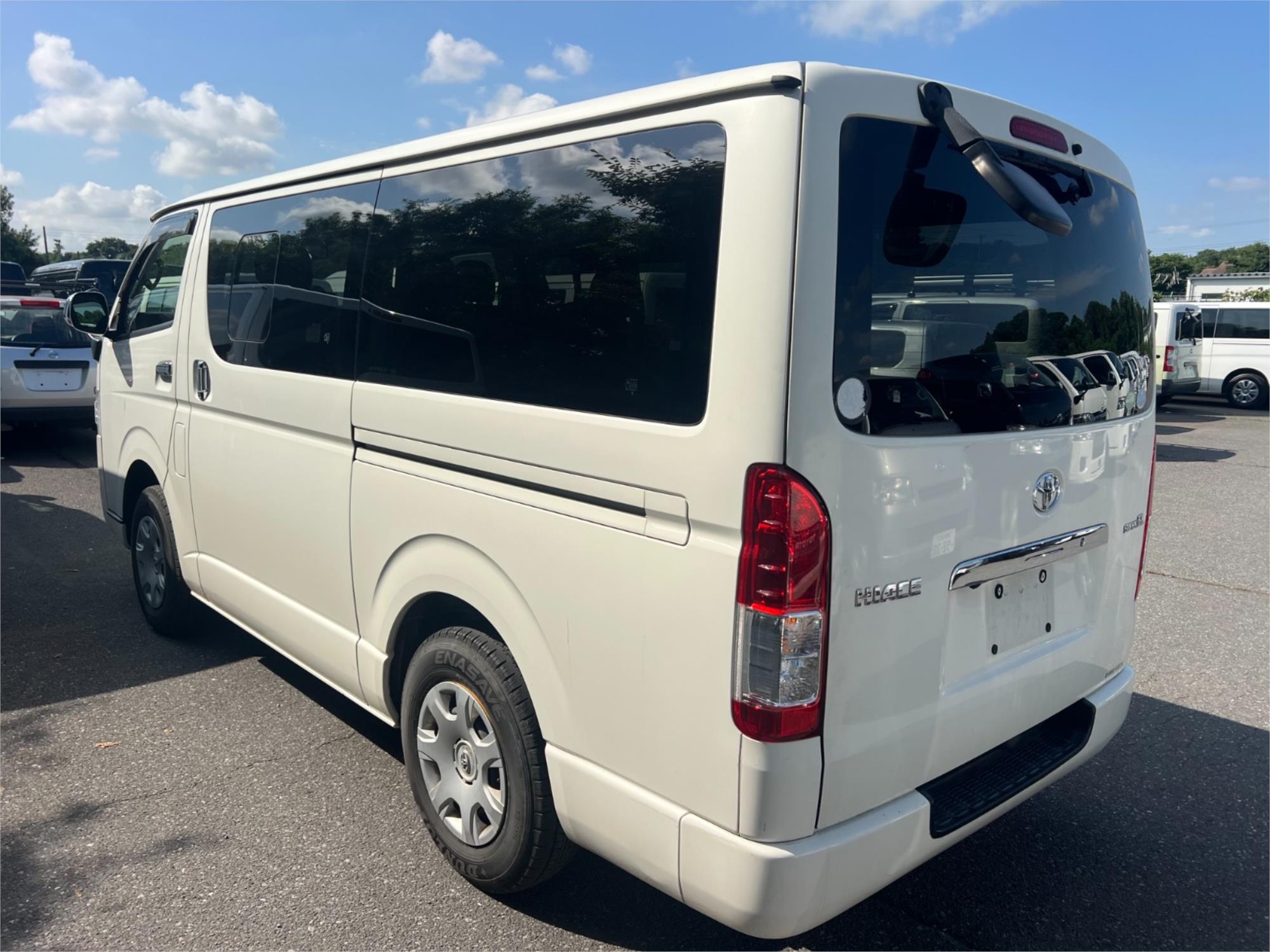 2020 TOYOTA HIACE GDH206R SUPER GL LUXURY AUTOMATIC VAN