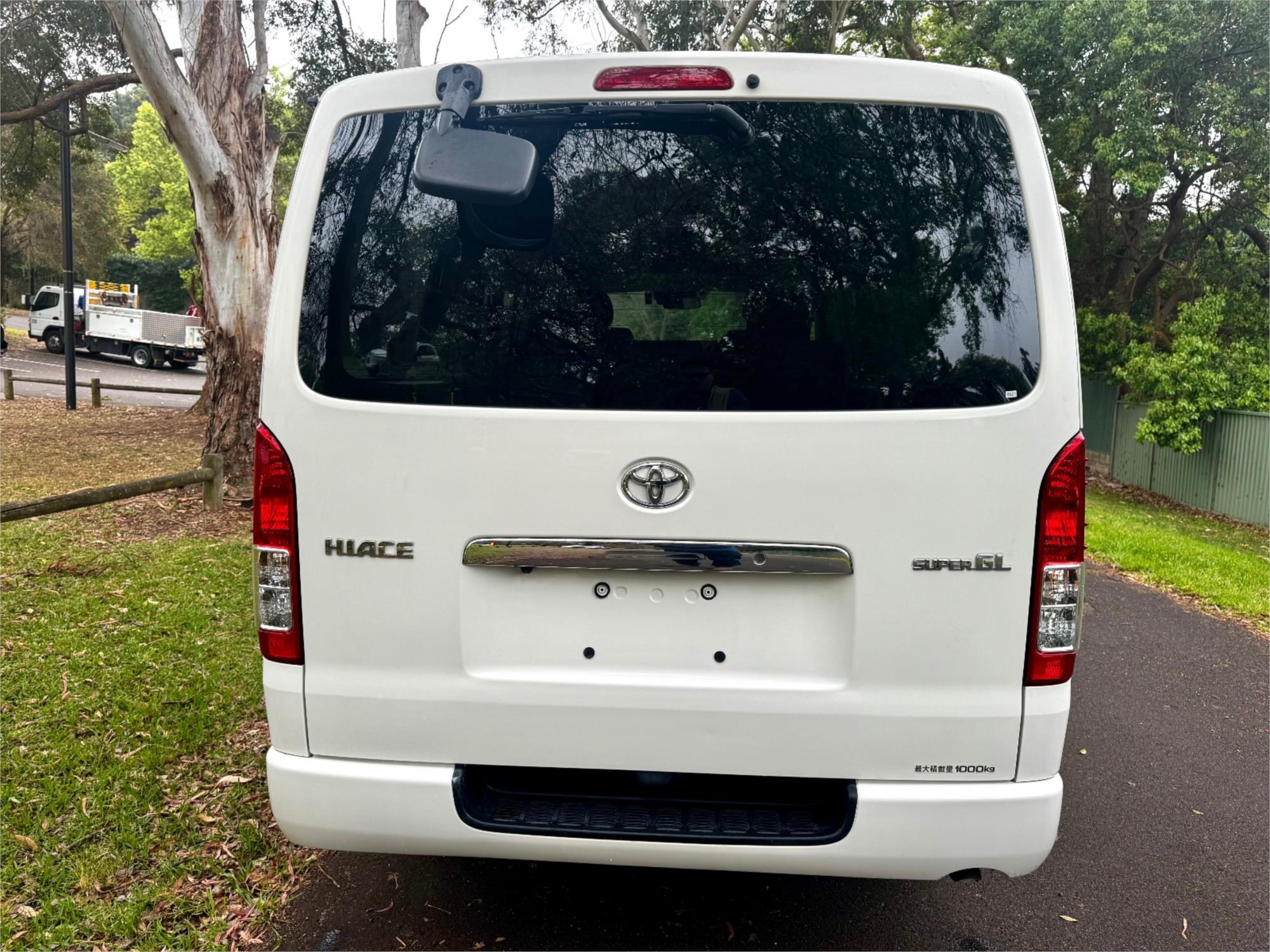 2020 TOYOTA HIACE GDH206R SUPER GL LUXURY AUTOMATIC VAN