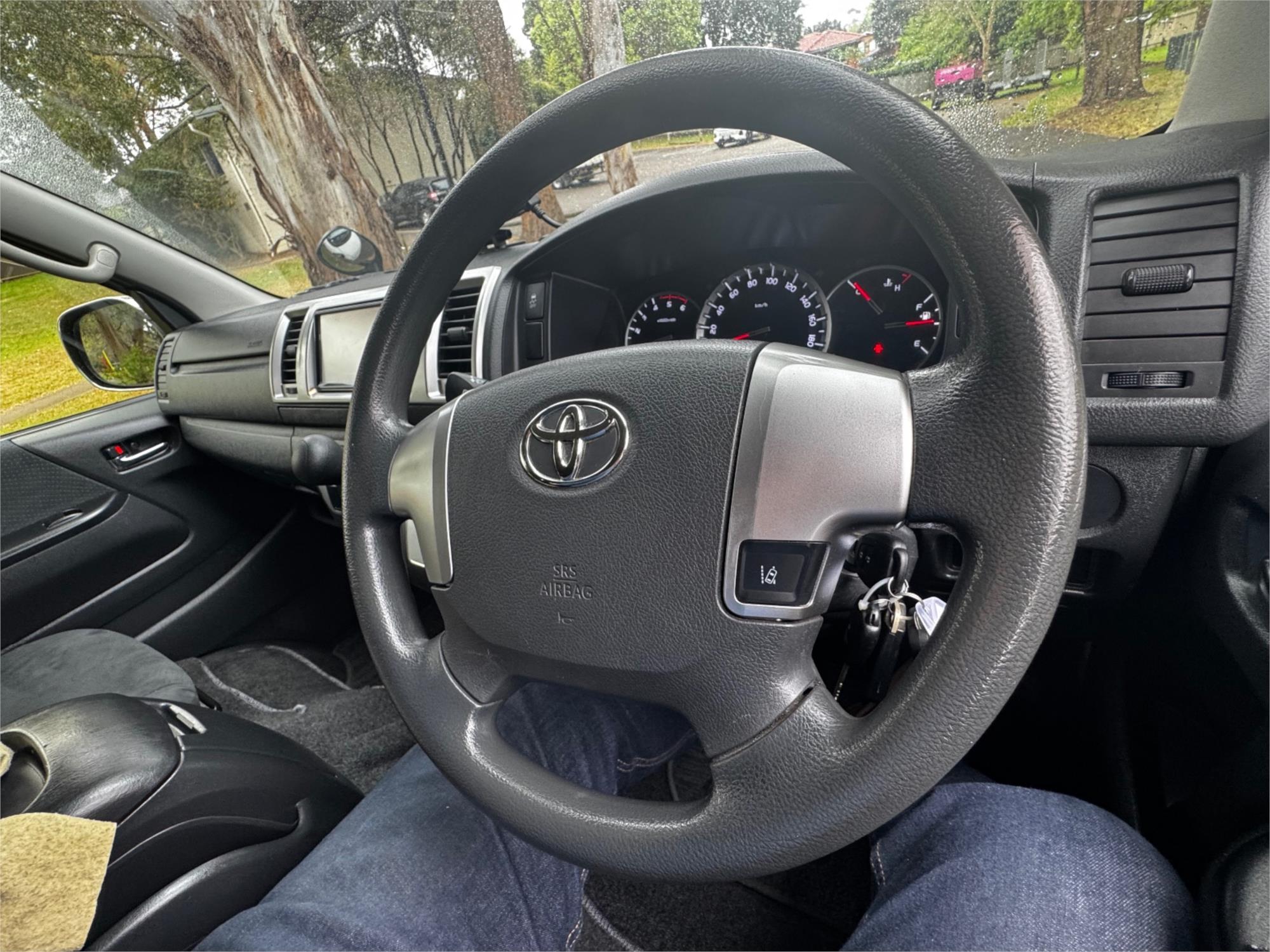2020 TOYOTA HIACE GDH206R SUPER GL LUXURY AUTOMATIC VAN