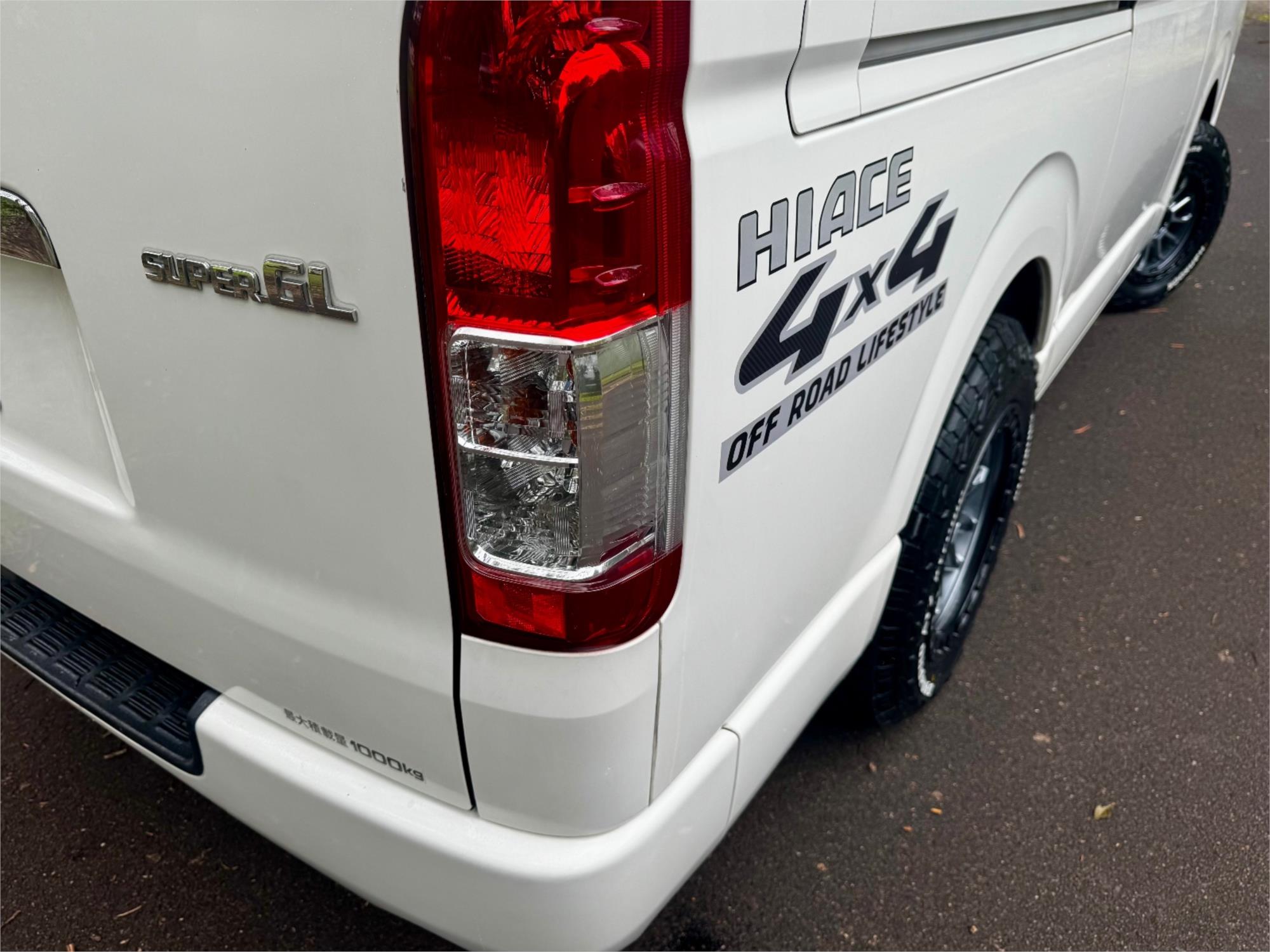 2020 TOYOTA HIACE GDH206R SUPER GL LUXURY AUTOMATIC VAN