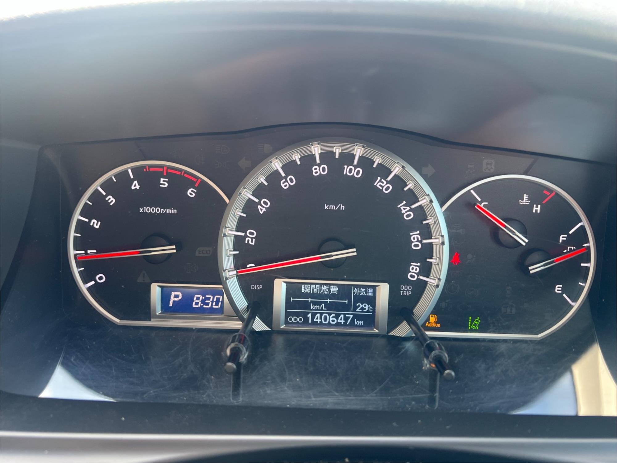 2020 TOYOTA HIACE GDH206R SUPER GL LUXURY AUTOMATIC VAN