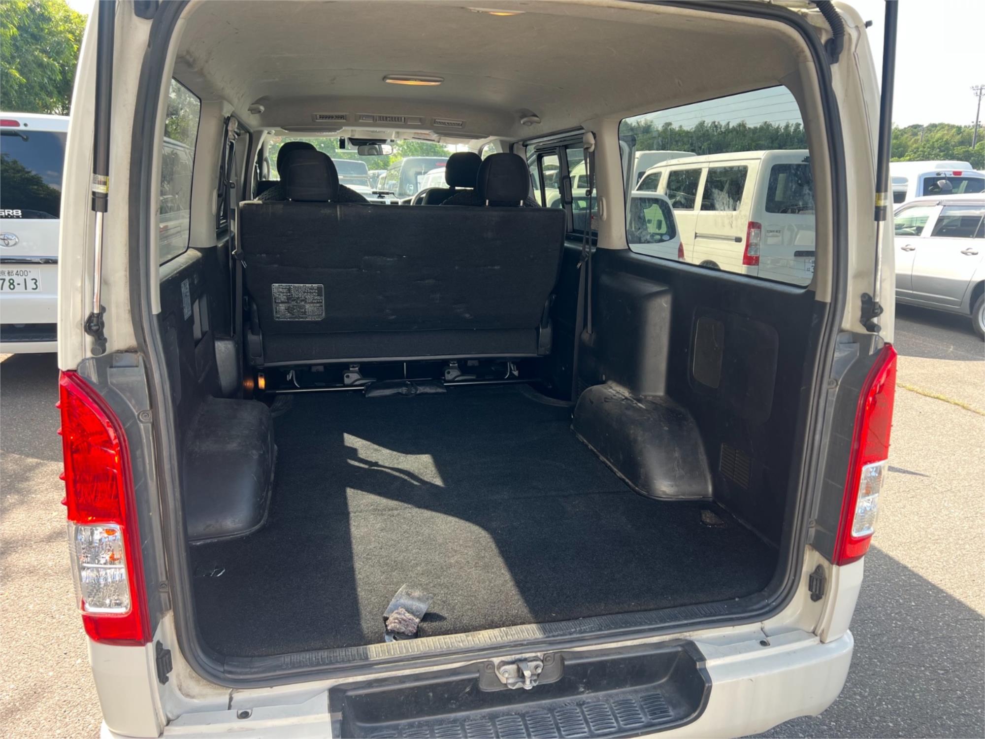 2020 TOYOTA HIACE GDH206R SUPER GL LUXURY AUTOMATIC VAN