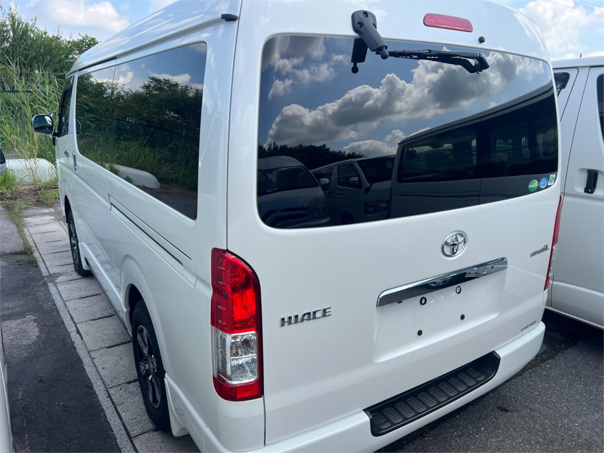 2018 TOYOTA HIACE TRH216R MY18 UPGRADE S-GL WIDE BODY VAN