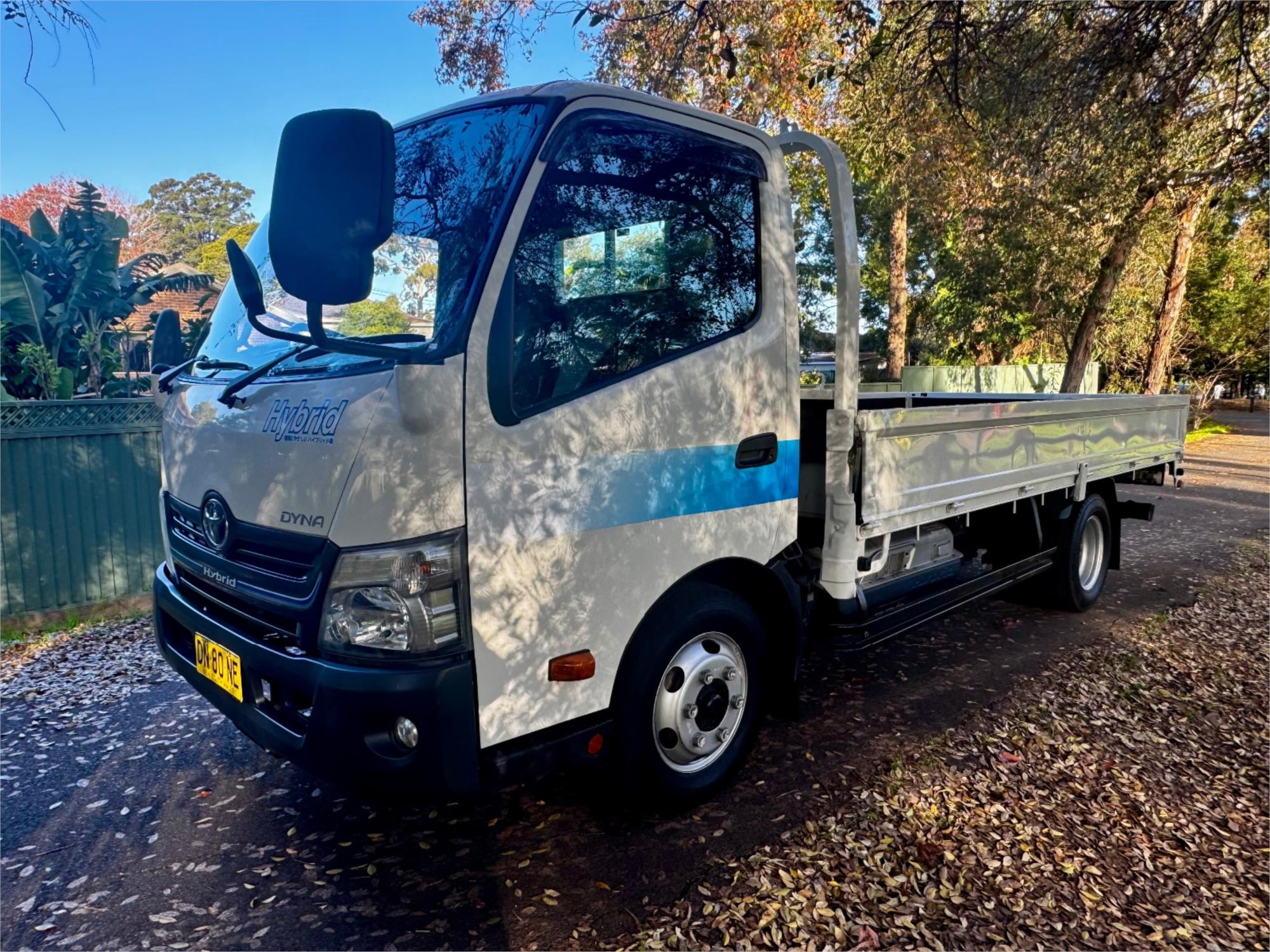 2013 TOYOTA DYNA 4.0 HYBRID AUTOMATIC TRAY
