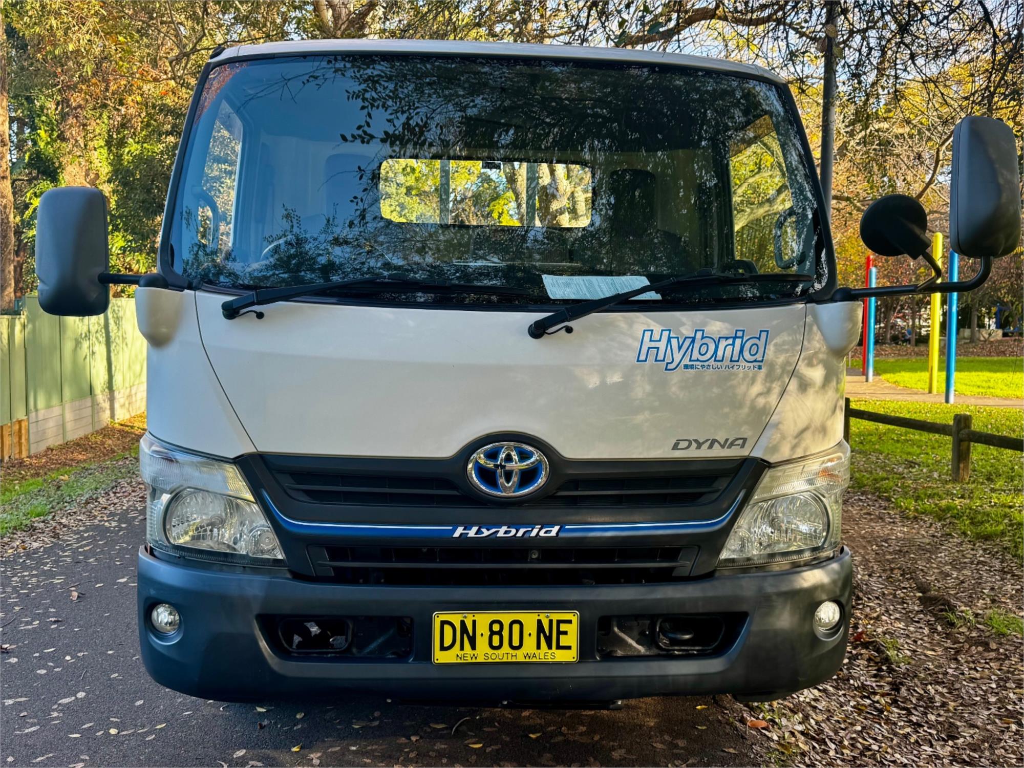 2013 TOYOTA DYNA 4.0 HYBRID AUTOMATIC TRAY