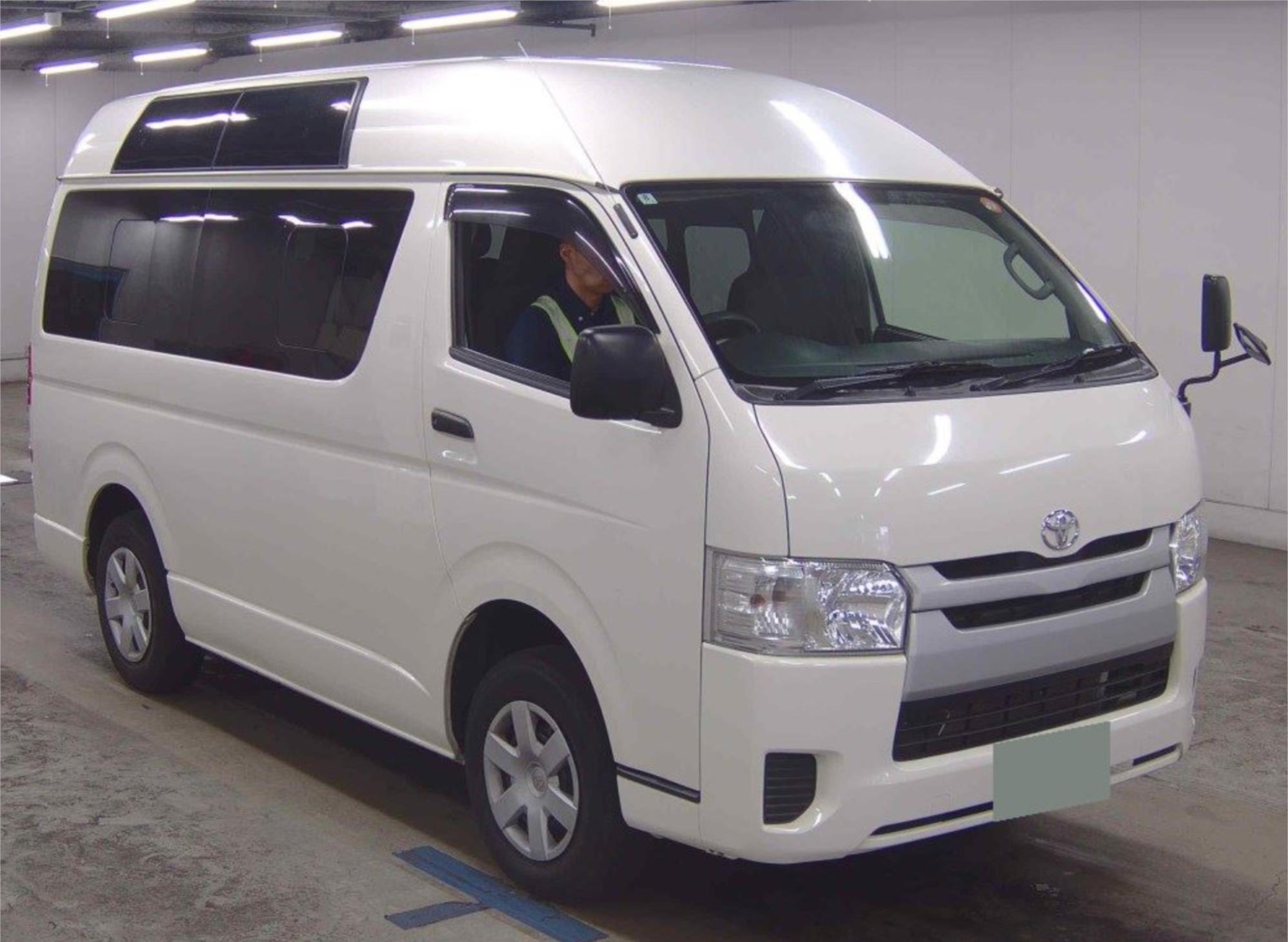 2015 TOYOTA HIACE 4WD AUTOMATIC VAN