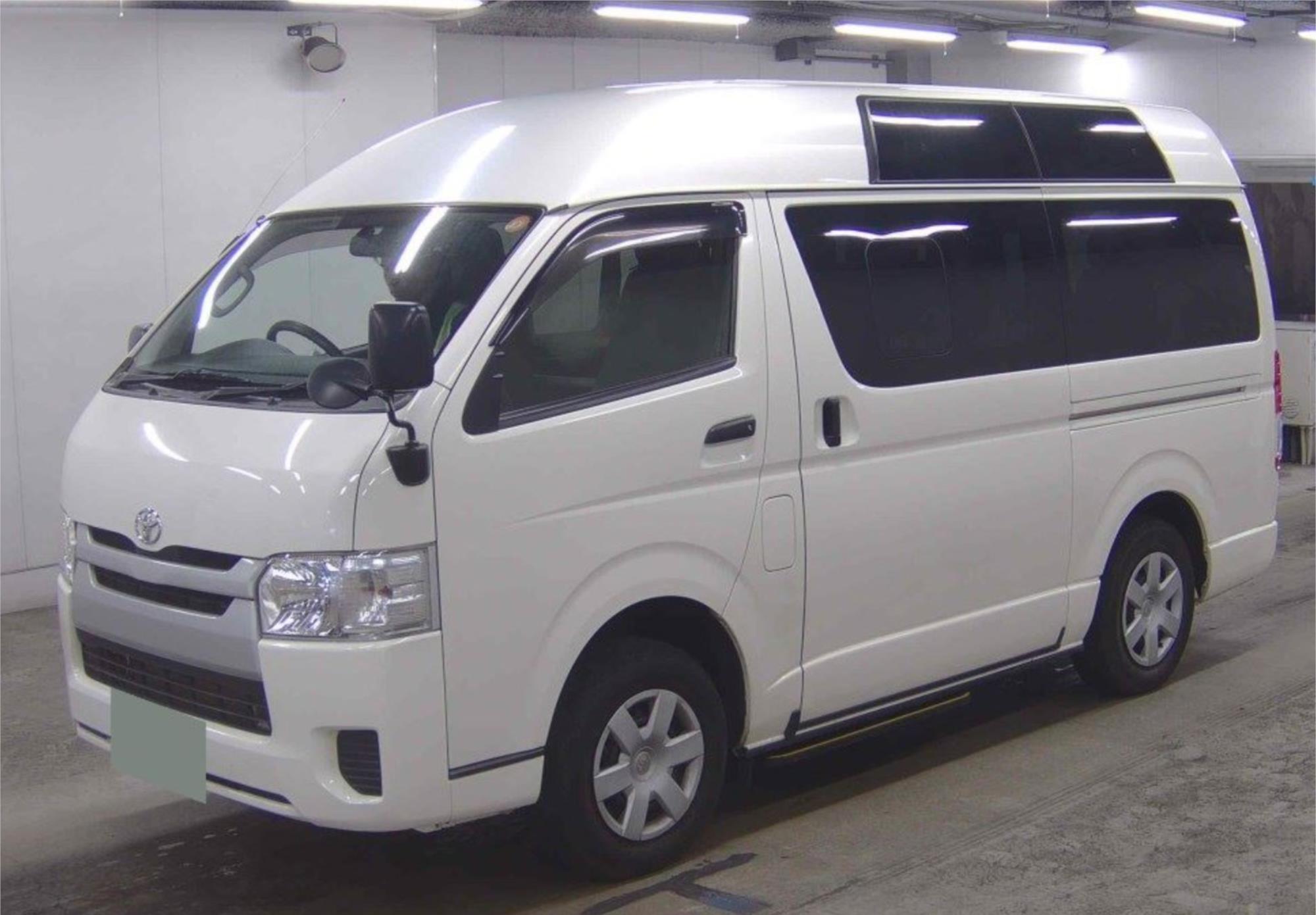2015 TOYOTA HIACE 4WD AUTOMATIC VAN