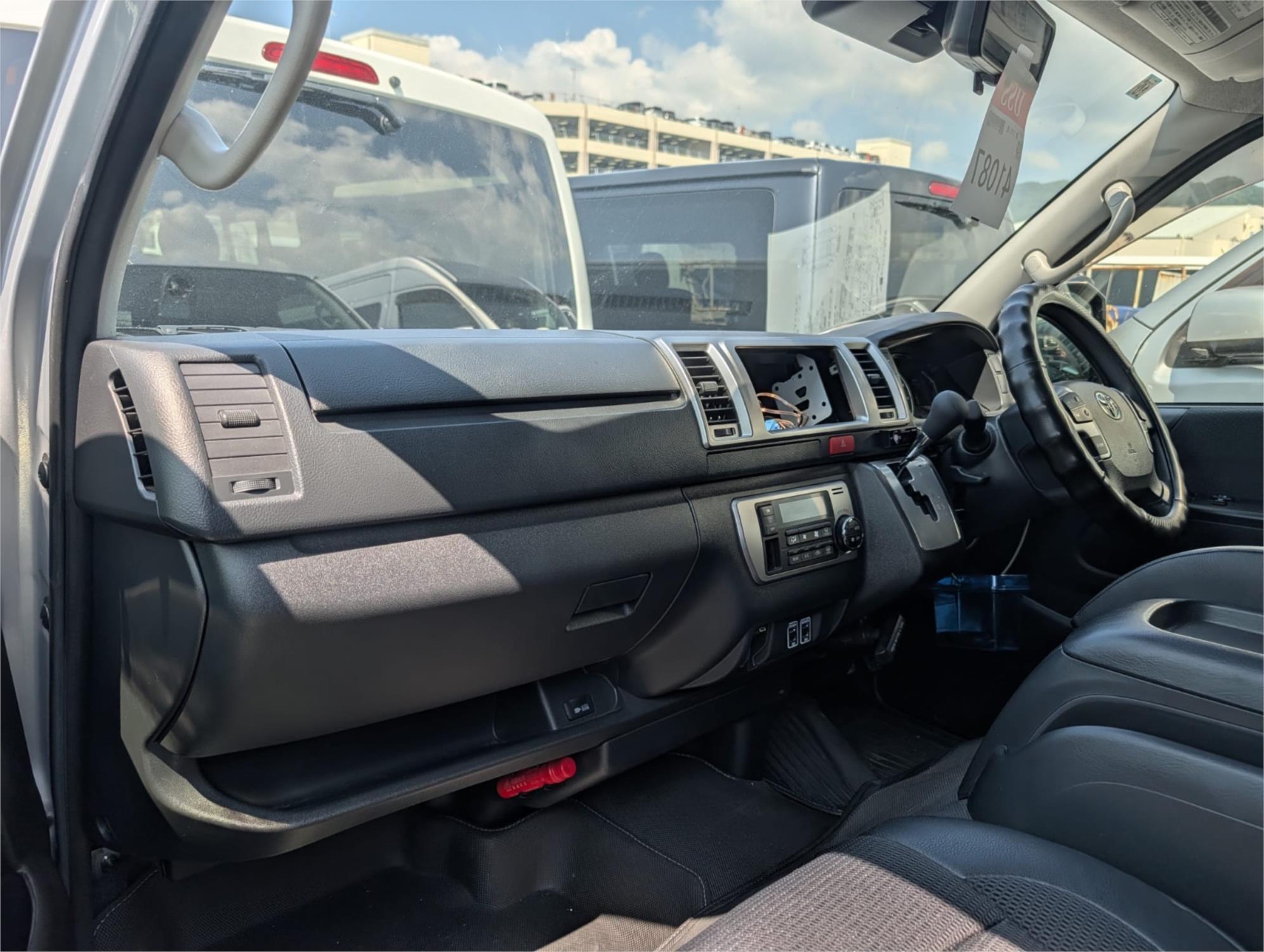 2021 TOYOTA HIACE LWB 6 SP AUTOMATIC VAN