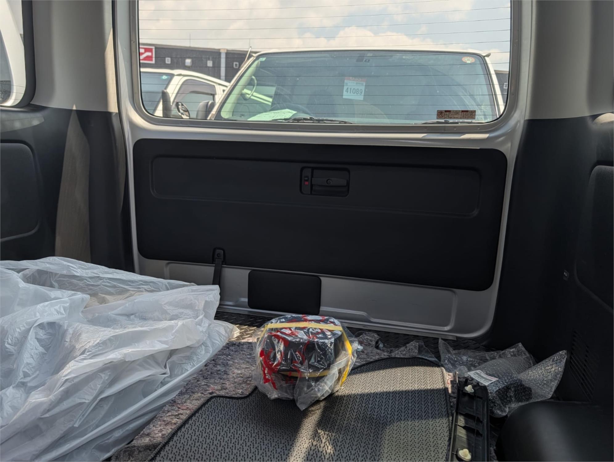 2021 TOYOTA HIACE LWB 6 SP AUTOMATIC VAN