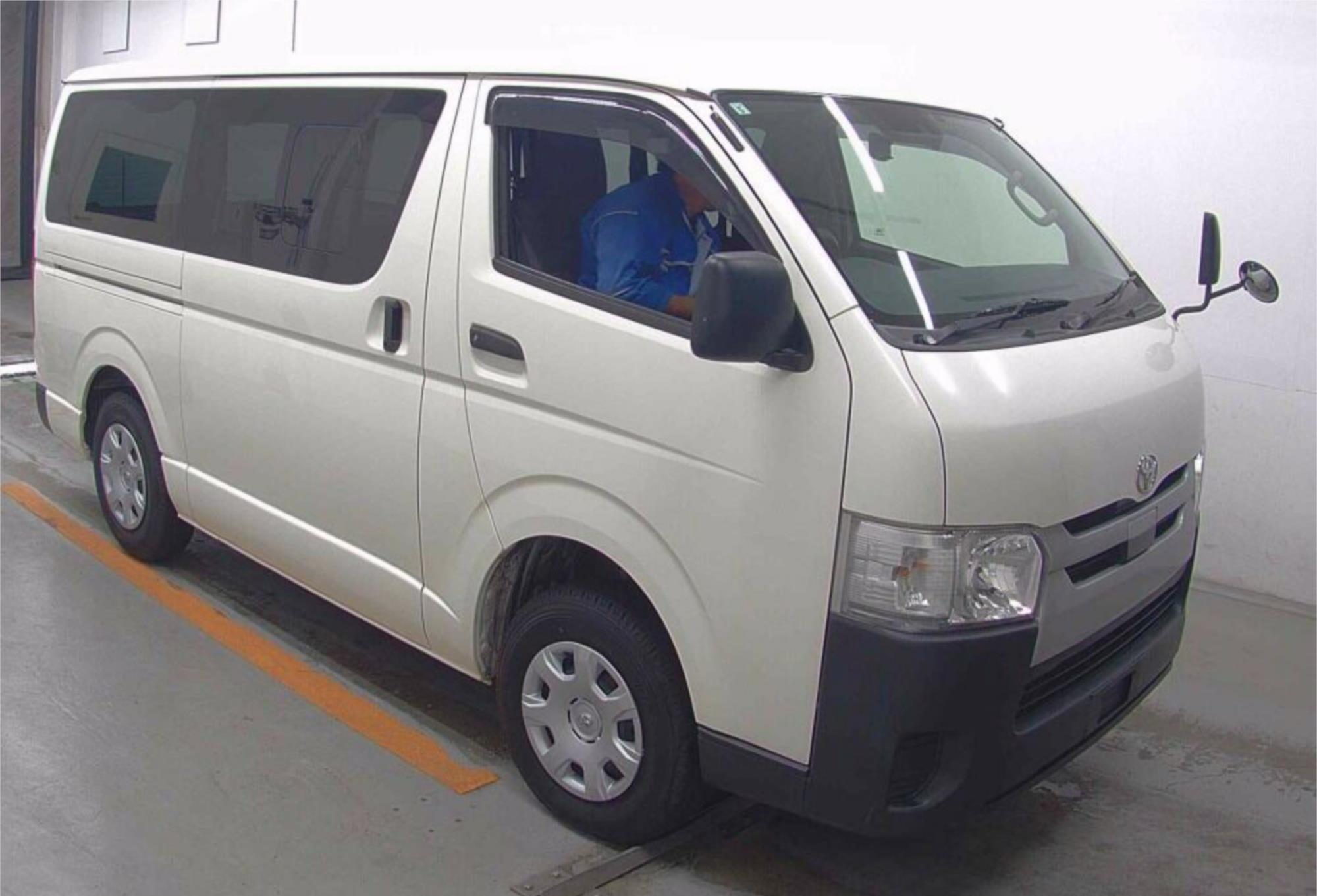 2019 TOYOTA HIACE AUTOMATIC VAN