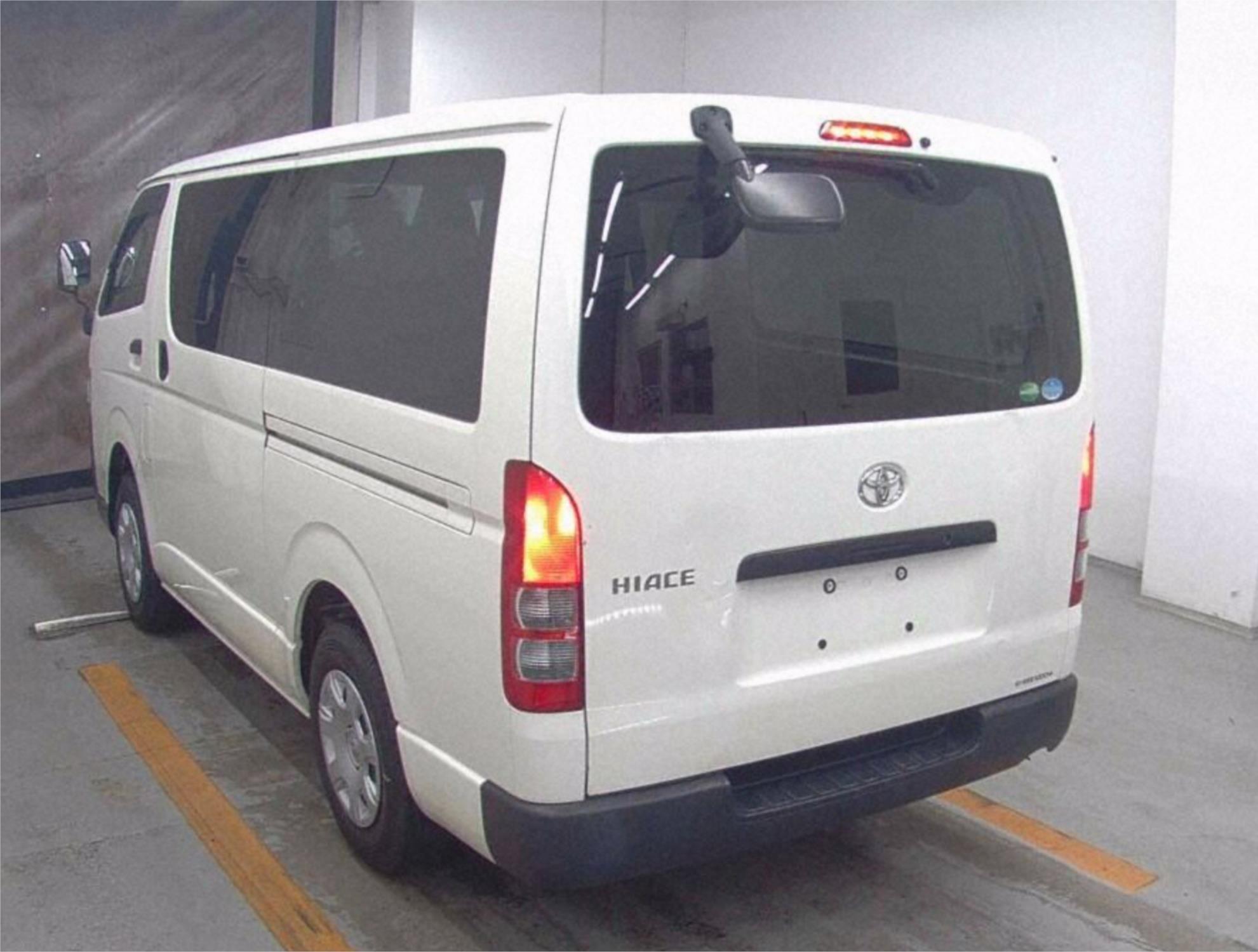2019 TOYOTA HIACE AUTOMATIC VAN