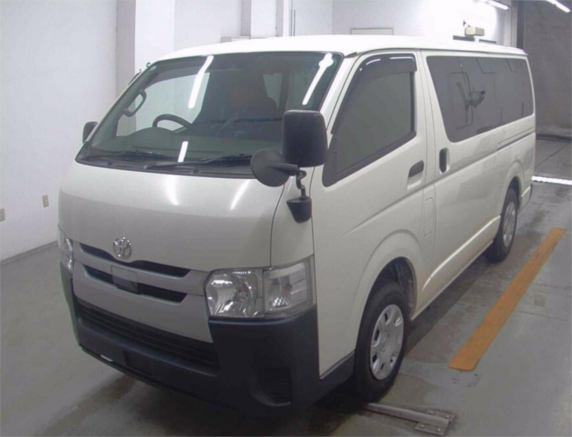 2019 TOYOTA HIACE AUTOMATIC VAN
