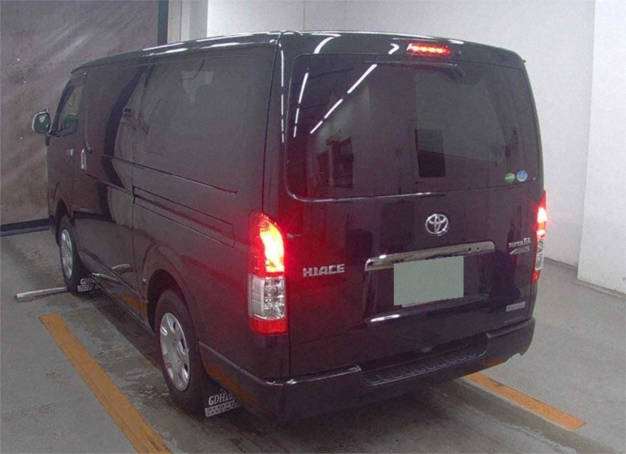 2018 TOYOTA HIACE AUTOMATIC VAN