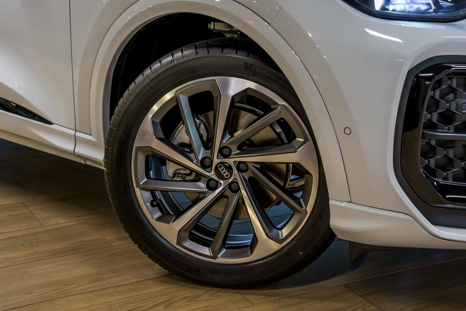 2025 AUDI Q5 FY-GU MY25 TFSI 150kW 7 SP AUTO S-TRONIC 4D WAGON