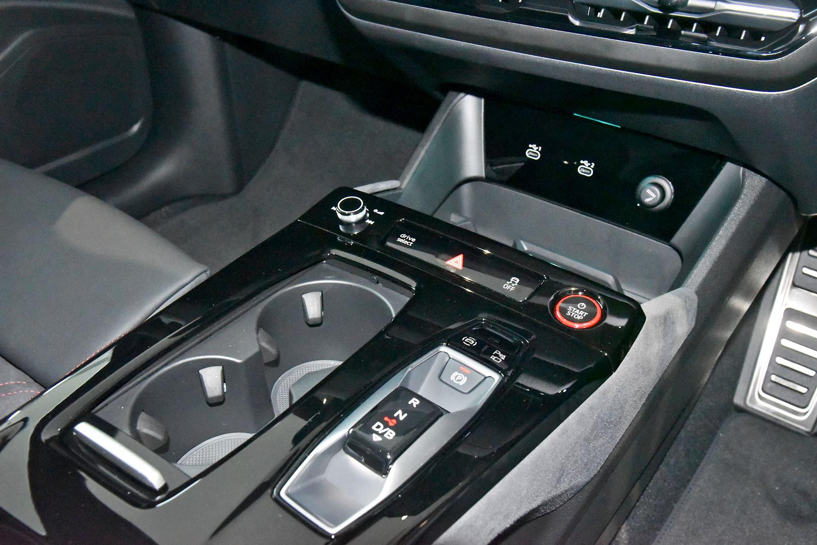 2025 AUDI SQ6 MY25 e-tron 1 SP AUTOMATIC 5D WAGON