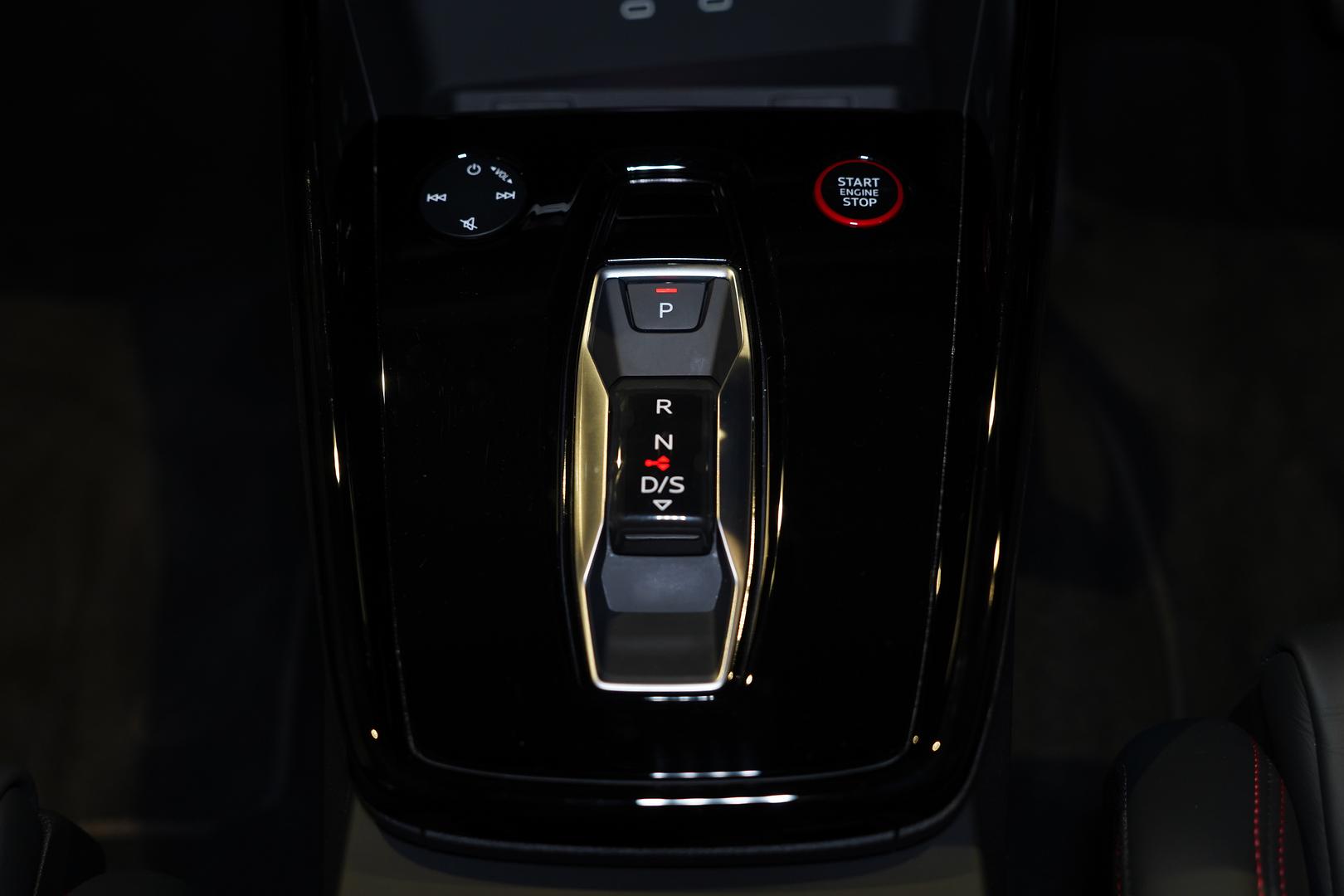 2025 AUDI RS 3 8Y MY25 2.5 TFSI S TRONIC 7 SP AUTO S-TRONIC 4D SEDAN