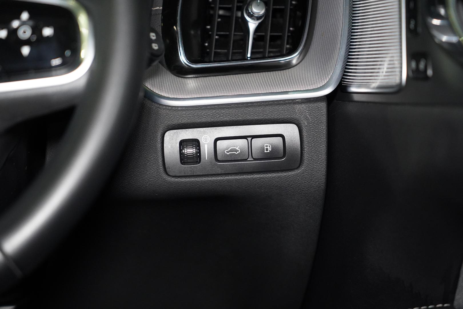 2022 VOLVO XC60 256 MY22 RECHARGE PHEV 8 SP AUTOMATIC 4D WAGON