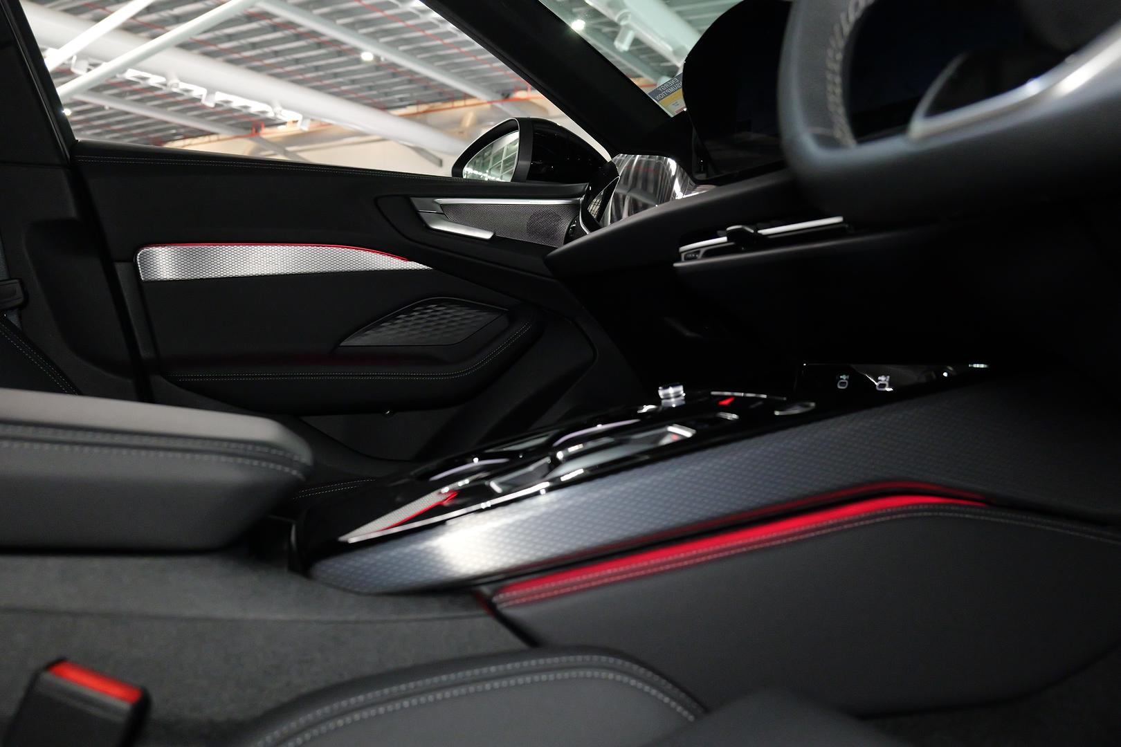 2025 AUDI A5 B10 E-HYBRID S-LINE AUTOMATIC 4D HATCHBACK