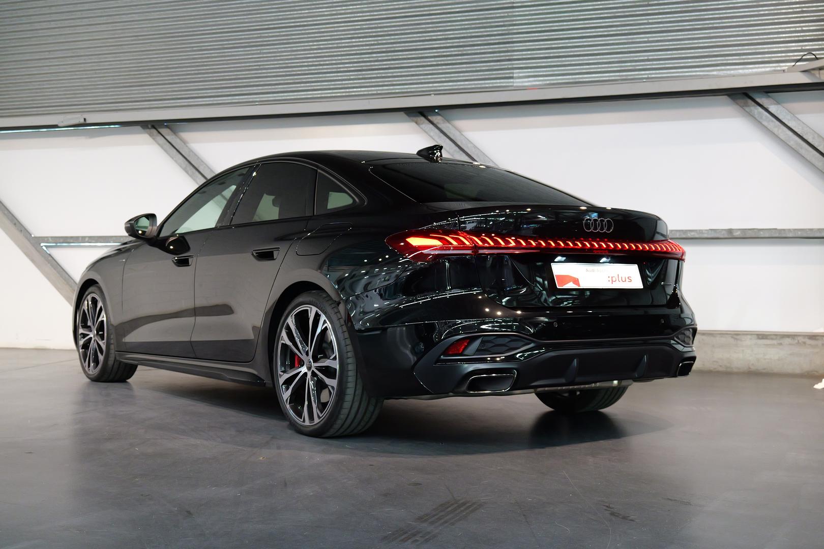 2025 AUDI A5 B10 E-HYBRID S-LINE AUTOMATIC 4D HATCHBACK