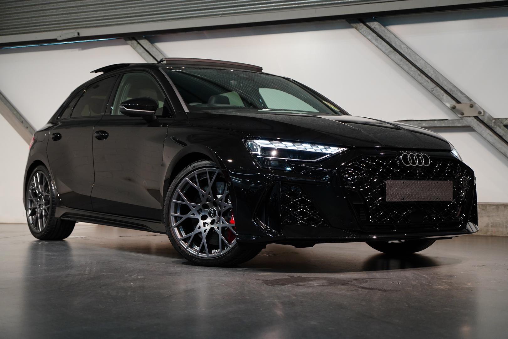 2025 AUDI RS 3 8Y MY24 2.5 TFSI S TRONIC 7 SP AUTO S-TRONIC 4D SEDAN
