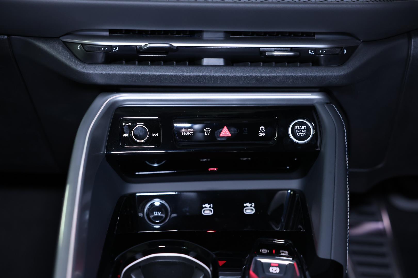 2025 AUDI Q5 GU MY25 E-HYBRID QUATTRO 270kW PHEV 7 SP AUTO S-TRONIC 4D SPORTBACK