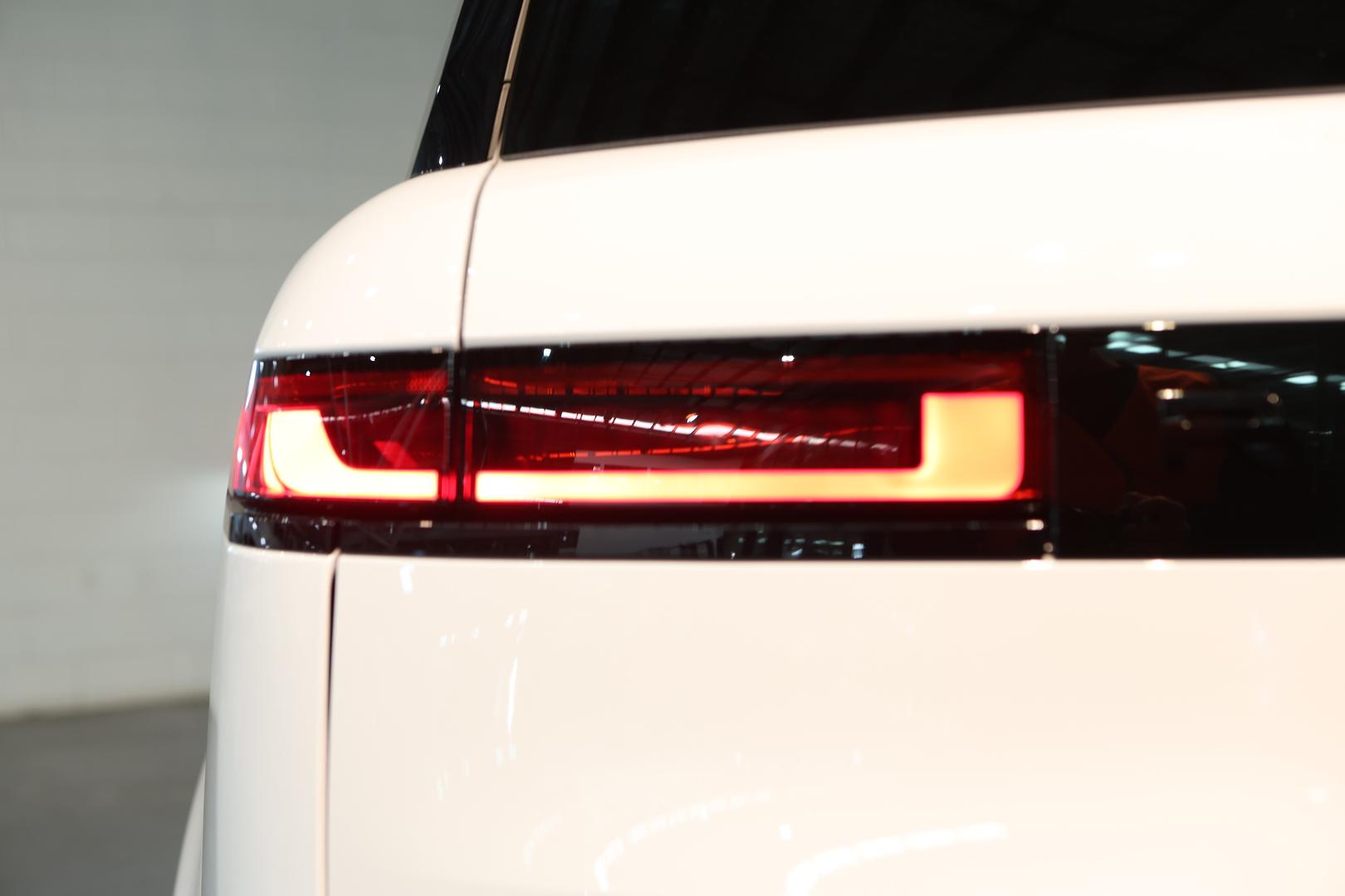 2023 LAND ROVER RANGE ROVER SPORT L461 MY23 D300 SE DYNAMIC (221kW) 8 SP AUTOMATIC 4D WAGON