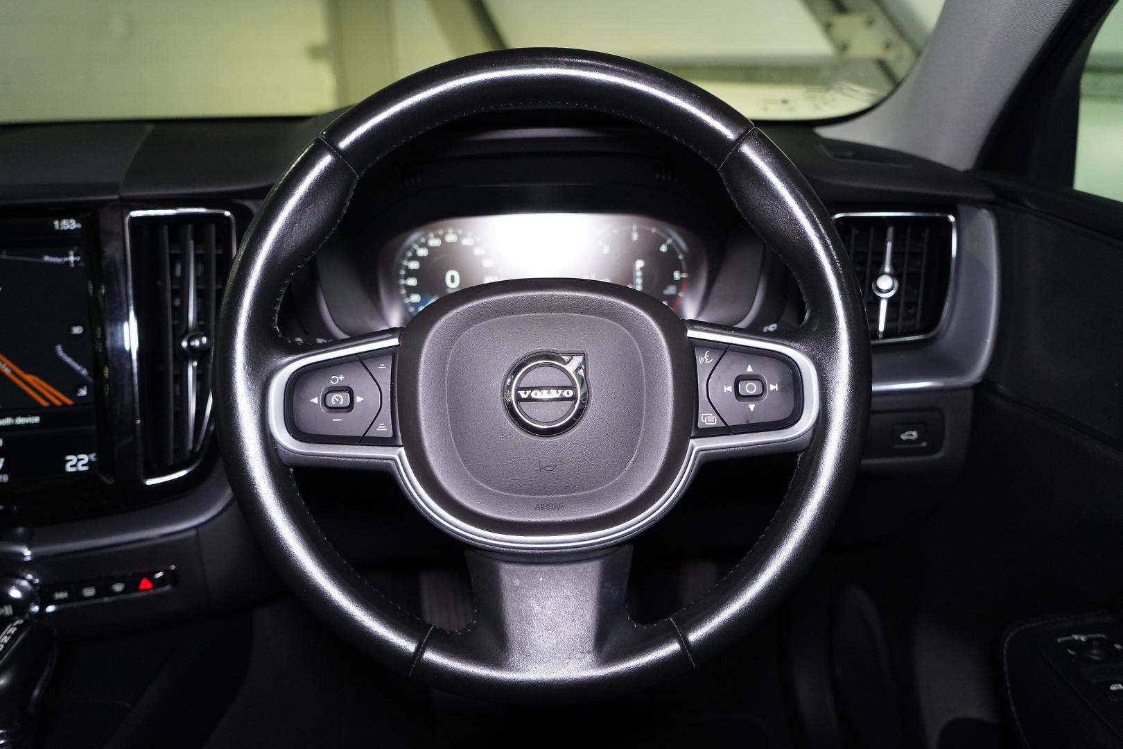 2018 VOLVO XC60 246 MY19 D4 MOMENTUM (AWD) 8 SP AUTOMATIC GEARTRONIC 4D WAGON