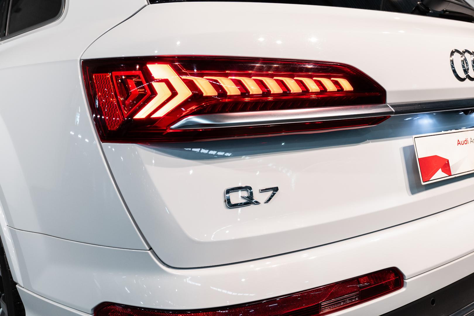2021 AUDI Q7 4M MY20 45 TDI QUATTRO MHEV 8 SP AUTOMATIC TIPTRONIC 4D WAGON