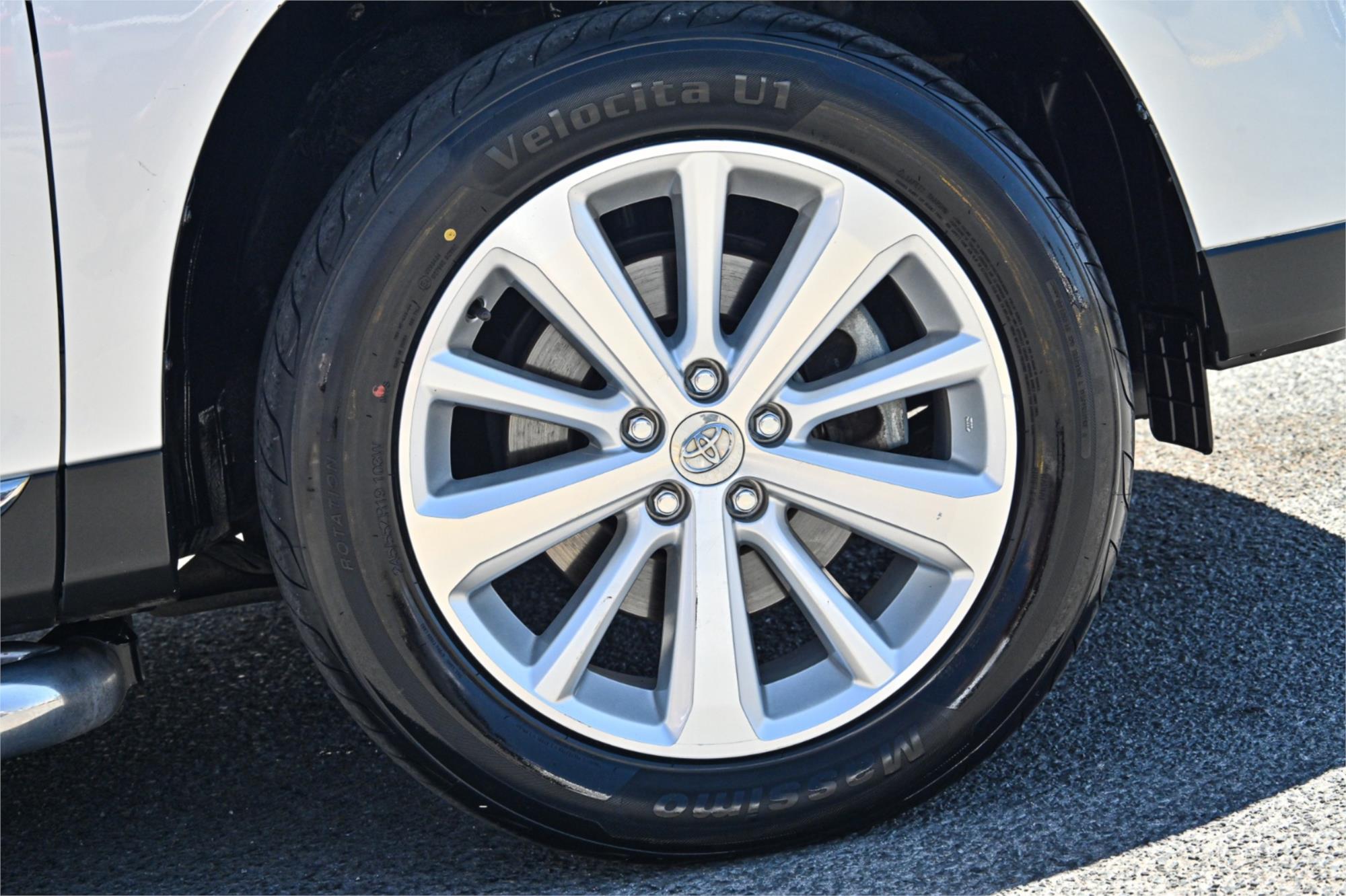 2012 TOYOTA KLUGER GSU40R MY11 UPGRADE ALTITUDE (FWD) 7 SEAT 5 SP AUTOMATIC 4D WAGON