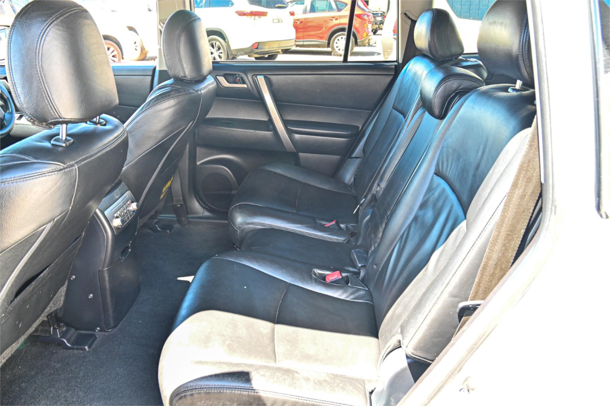 2012 TOYOTA KLUGER GSU40R MY11 UPGRADE ALTITUDE (FWD) 7 SEAT 5 SP AUTOMATIC 4D WAGON
