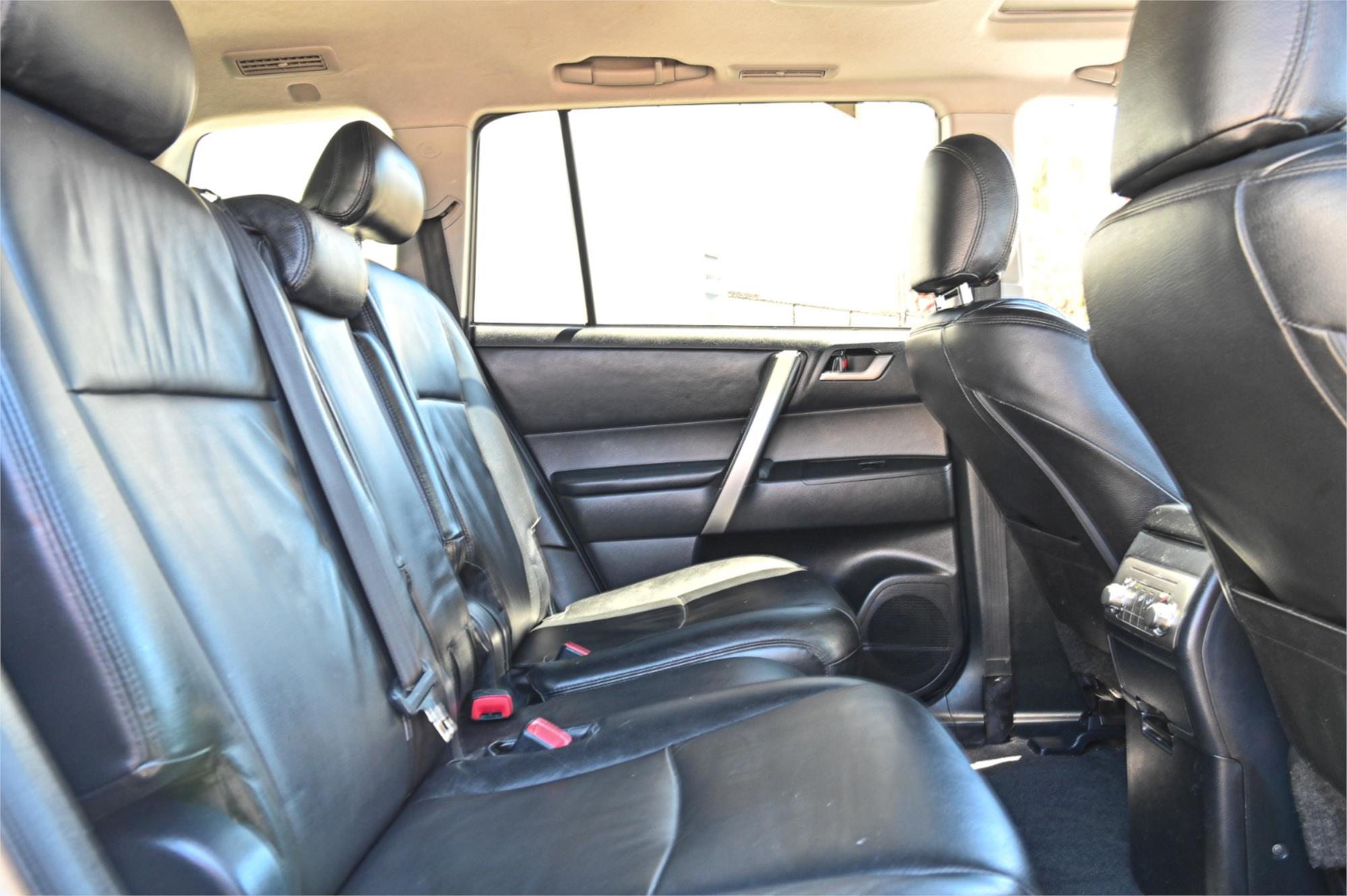 2012 TOYOTA KLUGER GSU40R MY11 UPGRADE ALTITUDE (FWD) 7 SEAT 5 SP AUTOMATIC 4D WAGON