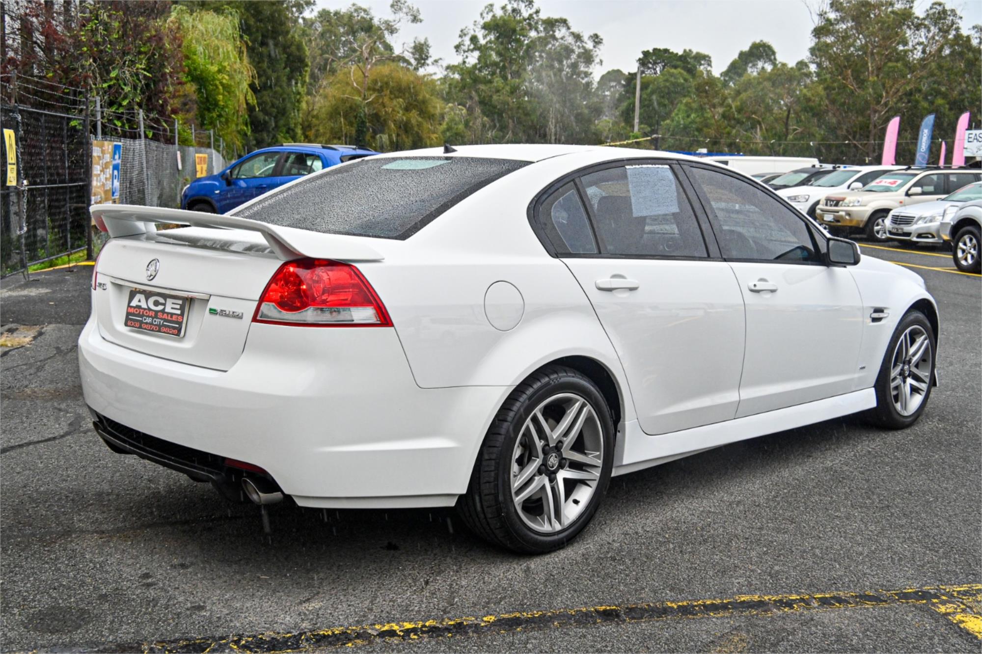 2011 HOLDEN COMMODORE VE II MY12 SV6 6 SP AUTOMATIC 4D SEDAN