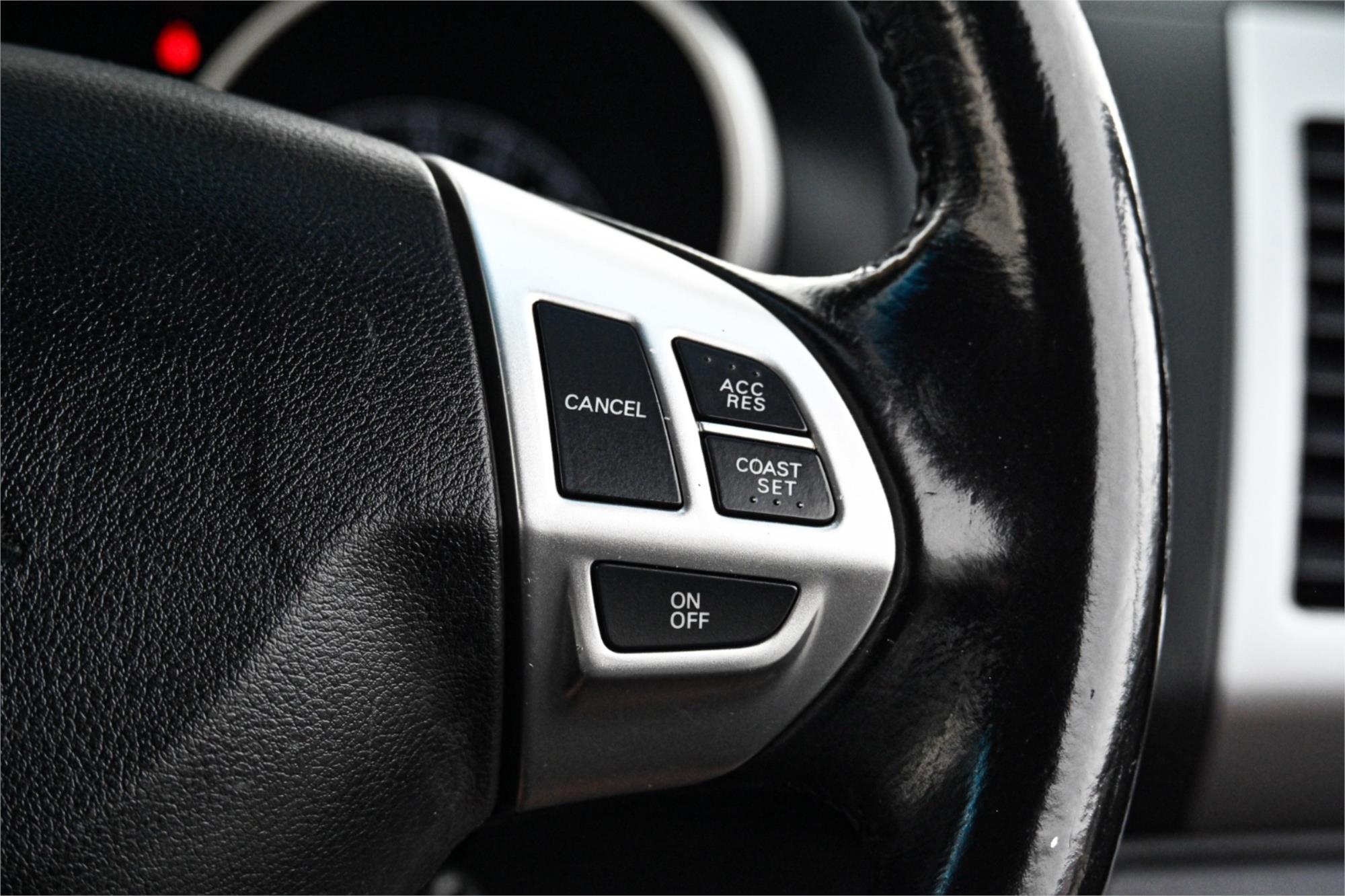 2011 MITSUBISHI OUTLANDER ZH MY11 LS (FWD) CVT AUTO 6 SP SEQUENTIAL 4D WAGON