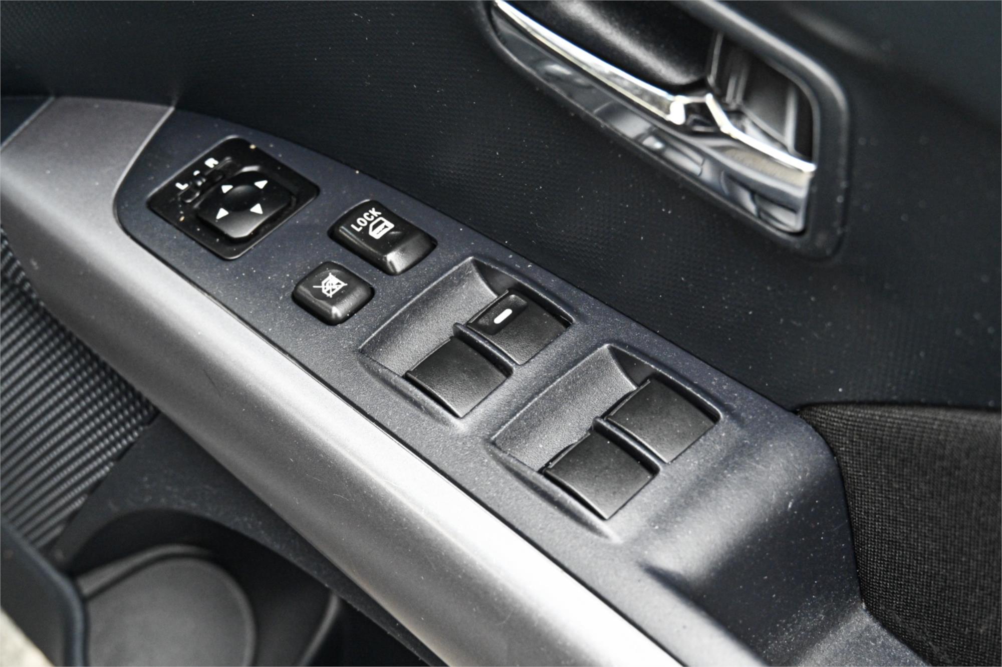 2011 MITSUBISHI OUTLANDER ZH MY11 LS (FWD) CVT AUTO 6 SP SEQUENTIAL 4D WAGON