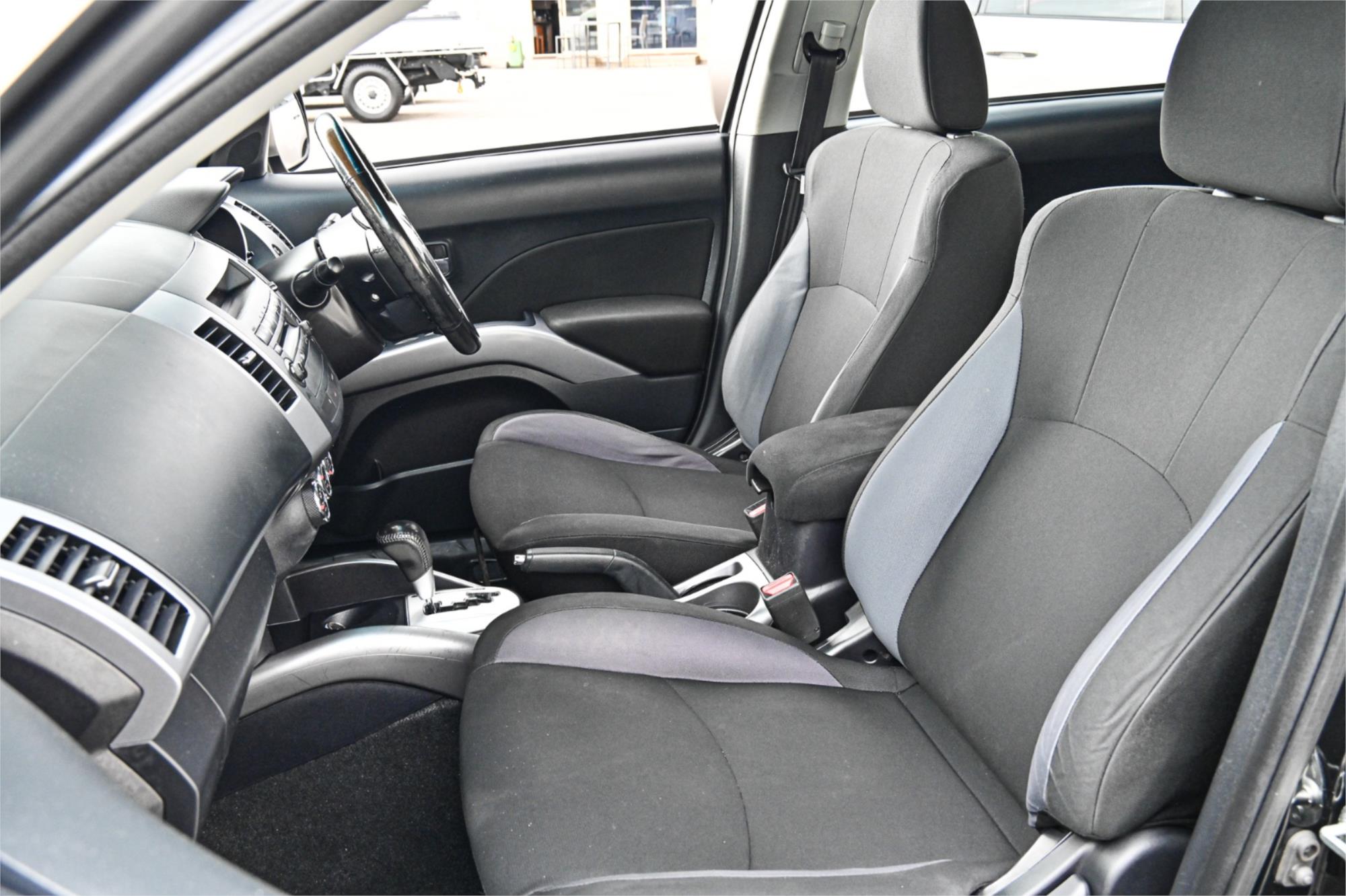 2011 MITSUBISHI OUTLANDER ZH MY11 LS (FWD) CVT AUTO 6 SP SEQUENTIAL 4D WAGON
