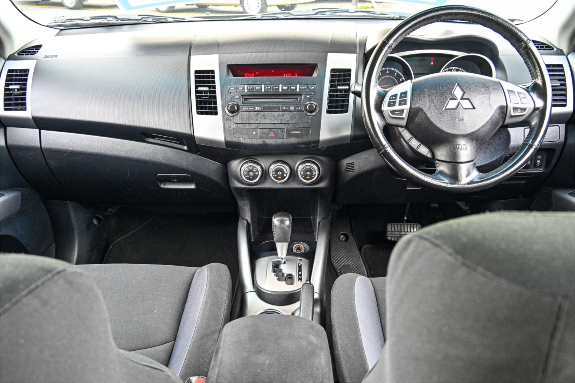 2011 MITSUBISHI OUTLANDER ZH MY11 LS (FWD) CVT AUTO 6 SP SEQUENTIAL 4D WAGON