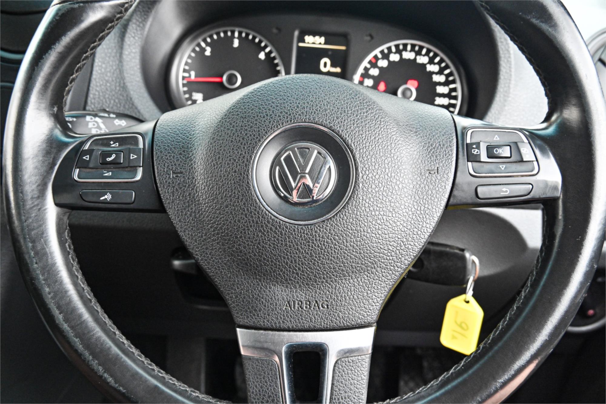 2015 VOLKSWAGEN AMAROK 2H MY14 TDI340 (4x2) 6 SP MANUAL DUAL C/CHAS