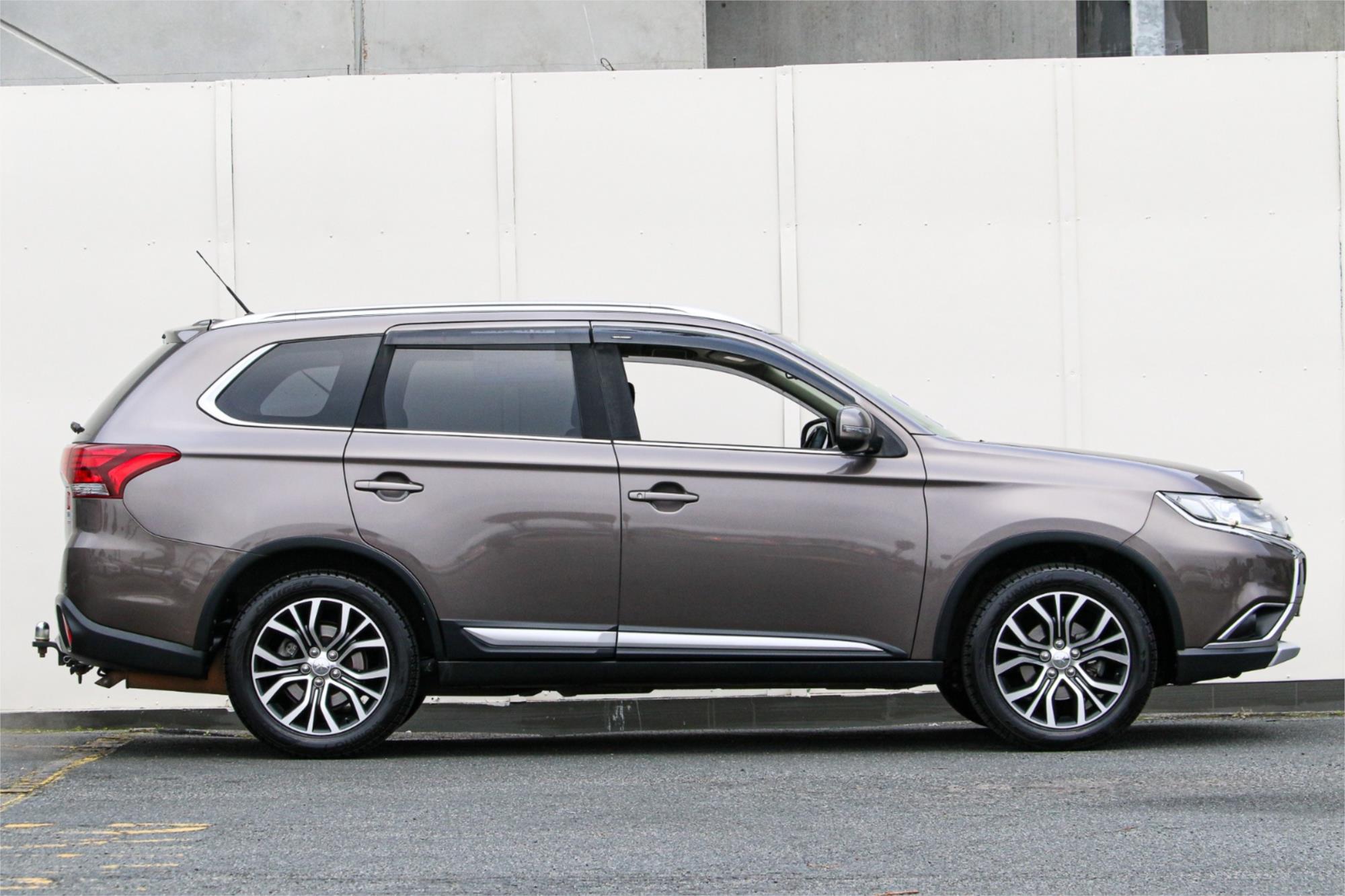 2016 MITSUBISHI OUTLANDER ZK MY16 XLS (4x4) CONTINUOUS VARIABLE 4D WAGON