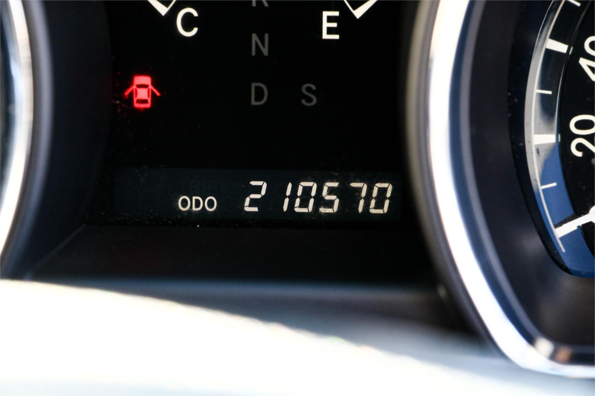 2010 TOYOTA KLUGER GSU45R ALTITUDE (4x4) 7 SEAT 5 SP AUTOMATIC 4D WAGON
