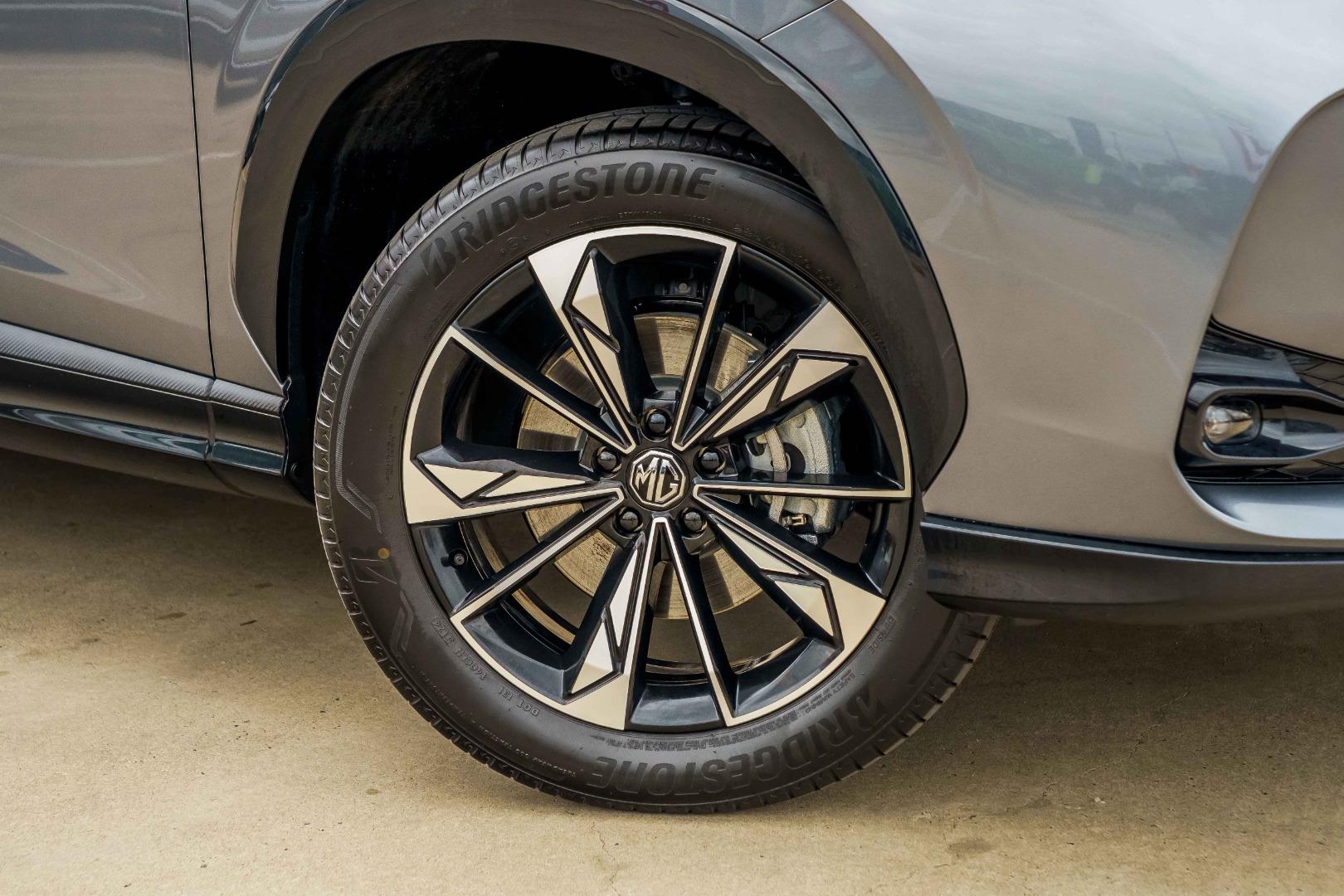 2025 MG HS AS33 MY25 ESSENCE 7 SP AUTO DUAL CLUTCH 4D WAGON