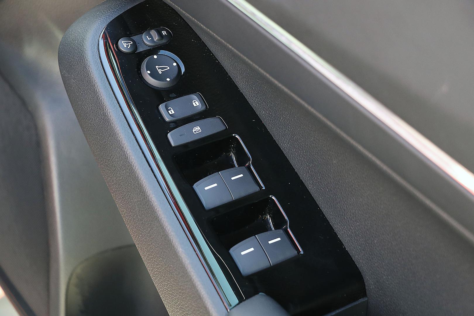 2024 HONDA HR-V E:HEV L CONSTANTLY VARIABLE TRANSMISSION SUV